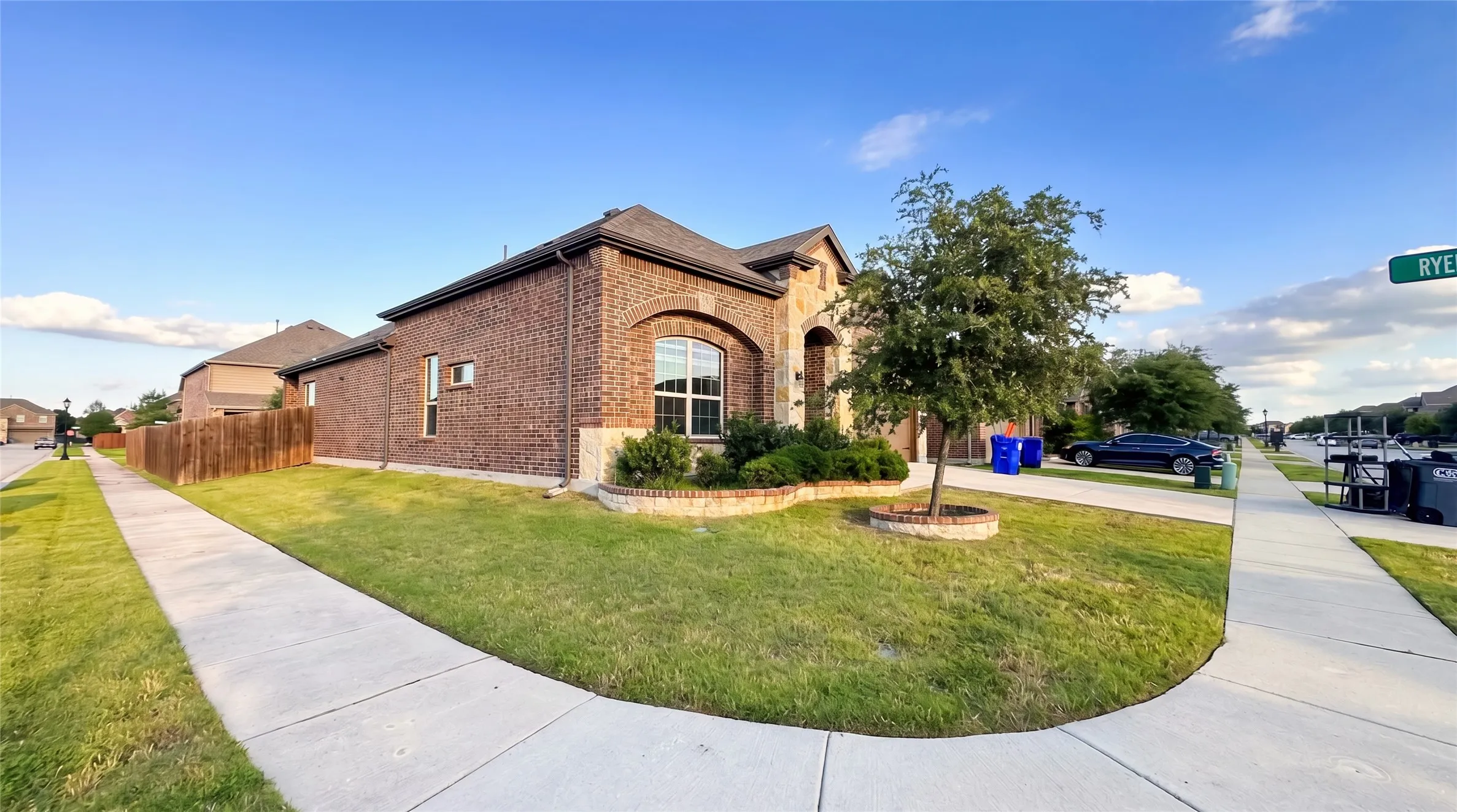 Single Family Residence For Sale in Denton County , 3709 Tunstall Drive, Frisco, Texas 75036, 4 Bedroom, 2 Bathroom, 2 Garage spaces, 2,033 Sqft, built in 2017, mls#21379144, Real Estate Agent in Frisco, Homes For Sale in Denton county, Homes For Sale in Frisco, Realtor in Frisco Texas, Real Estate Brokerage Independent Realty Texas, Luminita Cordes Realtor