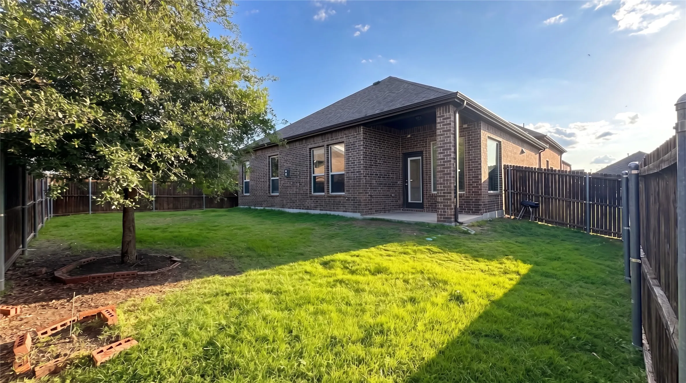 Single Family Residence For Sale in Denton County , 3709 Tunstall Drive, Frisco, Texas 75036, 4 Bedroom, 2 Bathroom, 2 Garage spaces, 2,033 Sqft, built in 2017, mls#21379144, Real Estate Agent in Frisco, Homes For Sale in Denton county, Homes For Sale in Frisco, Realtor in Frisco Texas, Real Estate Brokerage Independent Realty Texas, Luminita Cordes Realtor