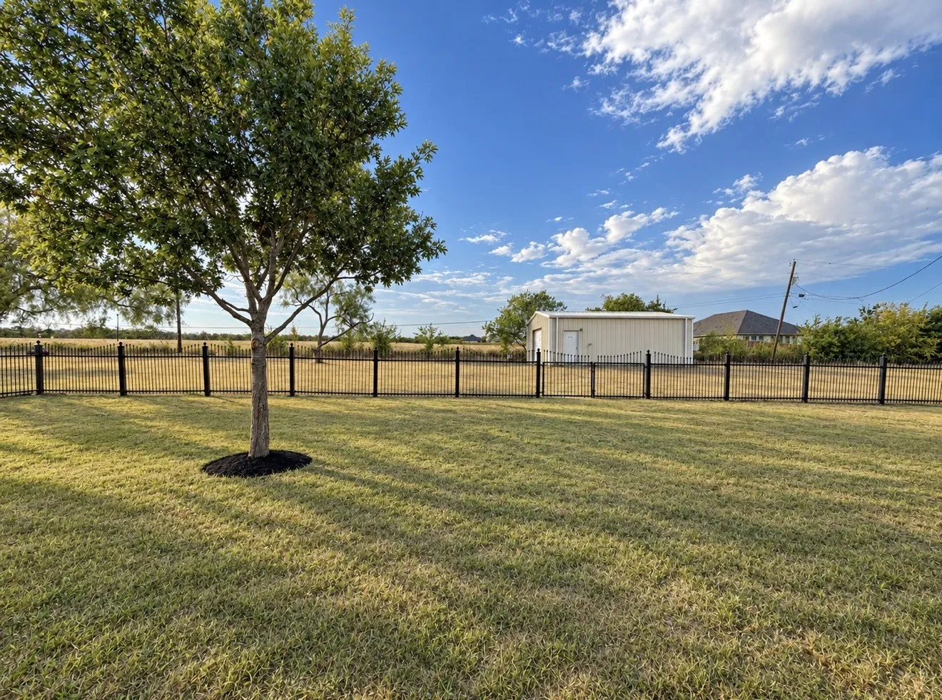 Single Family Residence For Sale in Kaufman County , 5812 Priscilla Lane, Kaufman, Texas 75142, 3 Bedroom, 2 Bathroom, 2 Garage spaces, 1,689 Sqft, built in 1988, mls#21382613, Real Estate Agent in Kaufman, Homes For Sale in Kaufman county, Homes For Sale in Kaufman, Realtor in Kaufman Texas, Real Estate Brokerage Independent Realty Texas, Luminita Cordes Realtor
