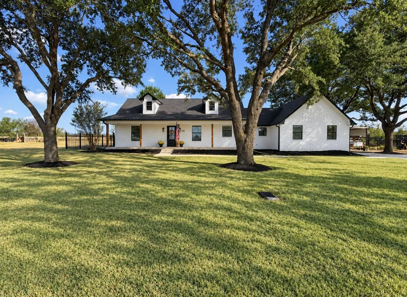 Single Family Residence For Sale in Kaufman County , 5812 Priscilla Lane, Kaufman, Texas 75142, 3 Bedroom, 2 Bathroom, 2 Garage spaces, 1,689 Sqft, built in 1988, mls#21382613, Real Estate Agent in Kaufman, Homes For Sale in Kaufman county, Homes For Sale in Kaufman, Realtor in Kaufman Texas, Real Estate Brokerage Independent Realty Texas, Luminita Cordes Realtor