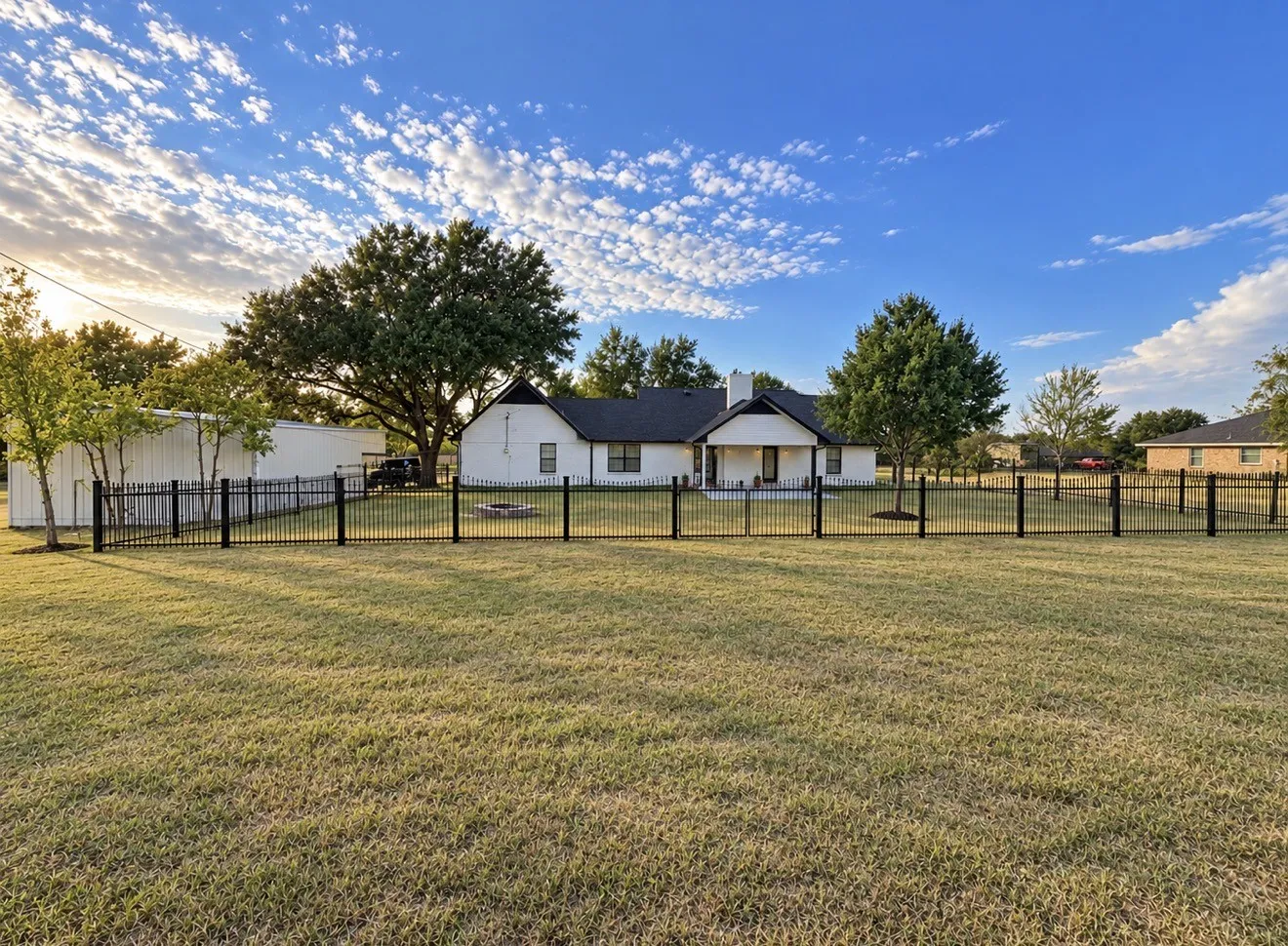 Single Family Residence For Sale in Kaufman County , 5812 Priscilla Lane, Kaufman, Texas 75142, 3 Bedroom, 2 Bathroom, 2 Garage spaces, 1,689 Sqft, built in 1988, mls#21382613, Real Estate Agent in Kaufman, Homes For Sale in Kaufman county, Homes For Sale in Kaufman, Realtor in Kaufman Texas, Real Estate Brokerage Independent Realty Texas, Luminita Cordes Realtor