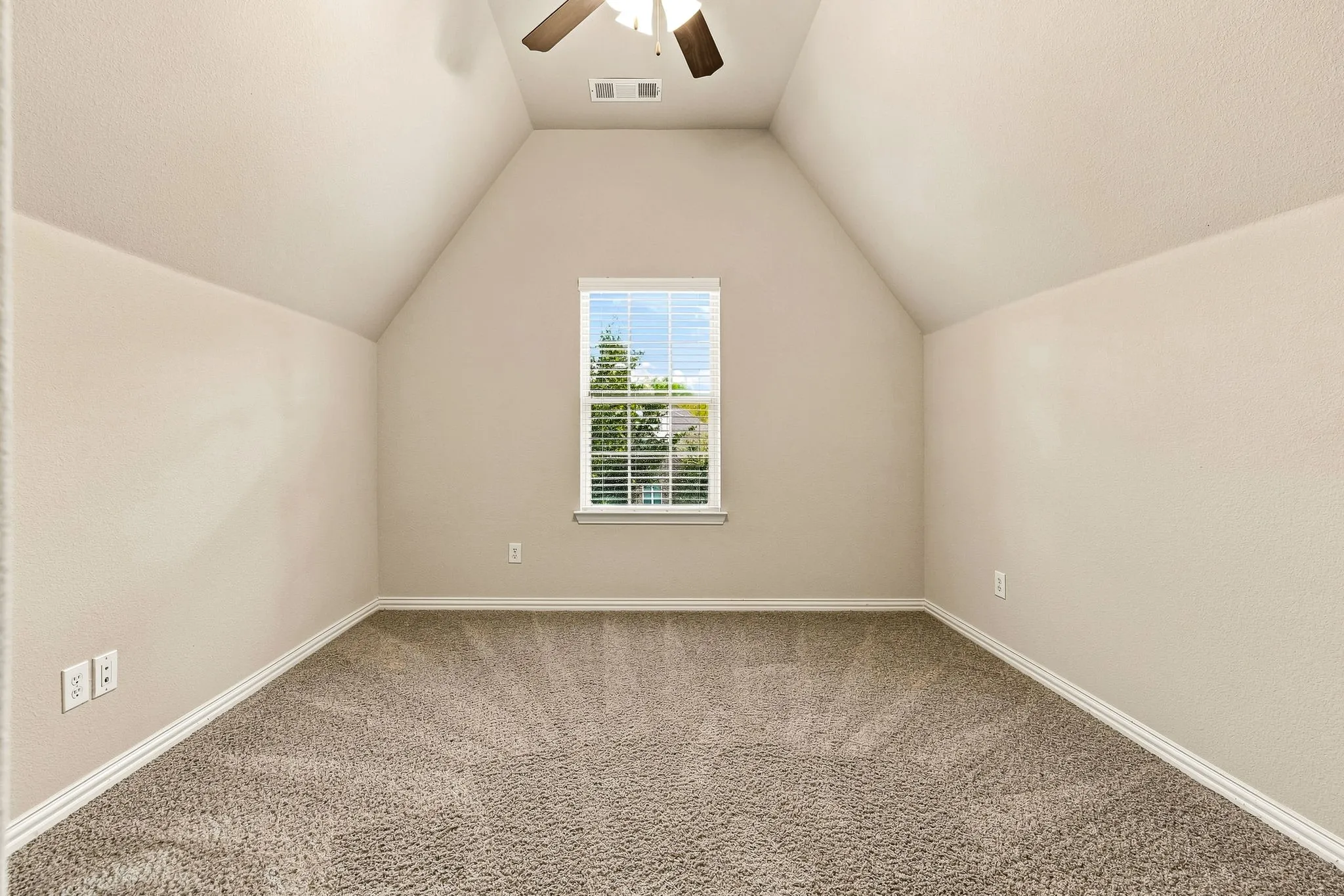 Single Family Residence For Sale in Collin County , 13456 Lyndhurst Drive, Frisco, Texas 75035, 6 Bedroom, 6 Bathroom, 3 Garage spaces, 4,678 Sqft, built in 2011, mls#21379793, Real Estate Agent in Frisco, Homes For Sale in Collin county, Homes For Sale in Frisco, Realtor in Frisco Texas, Real Estate Brokerage Independent Realty Texas, Luminita Cordes Realtor