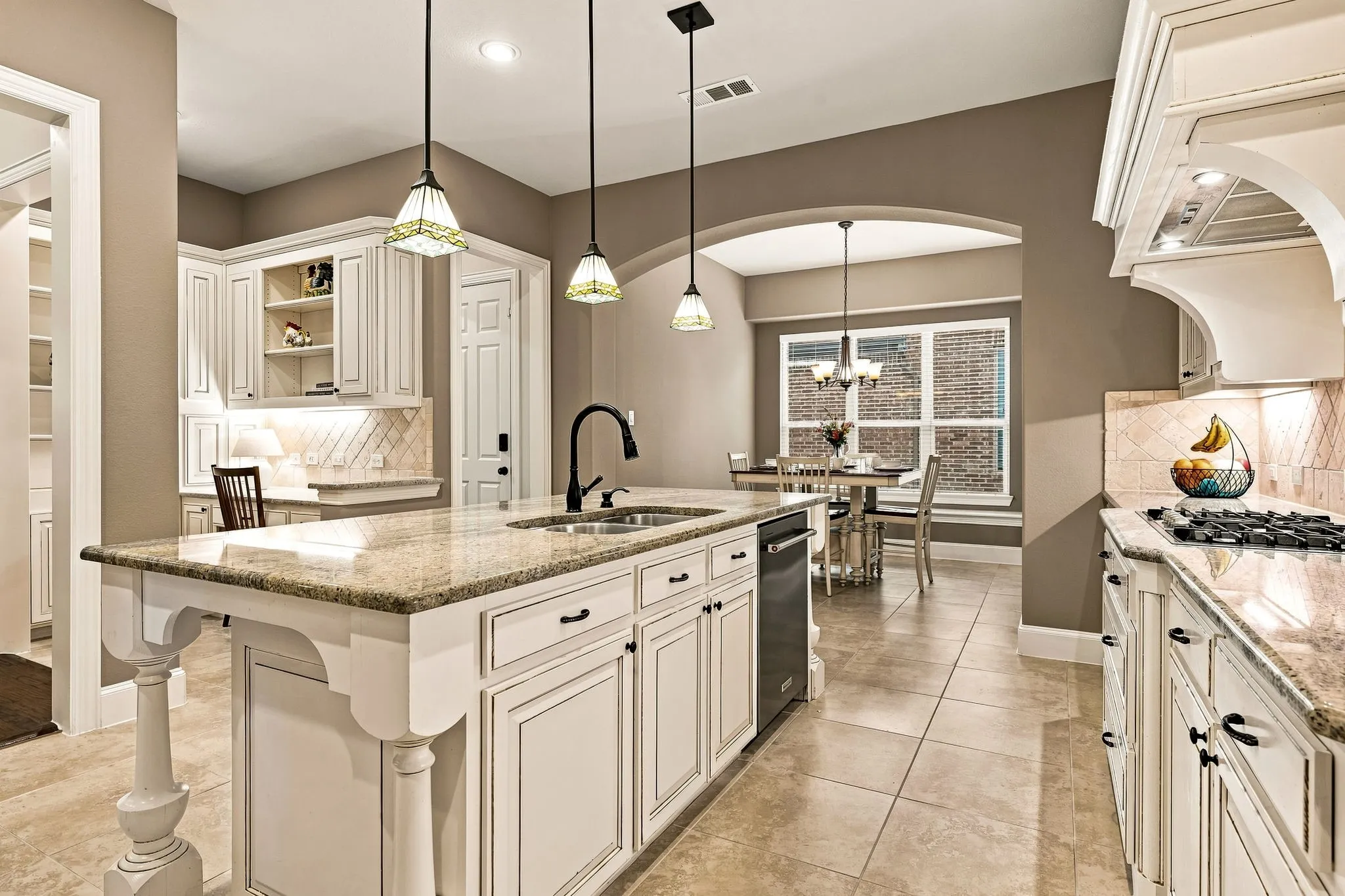 Single Family Residence For Sale in Collin County , 13456 Lyndhurst Drive, Frisco, Texas 75035, 6 Bedroom, 6 Bathroom, 3 Garage spaces, 4,678 Sqft, built in 2011, mls#21379793, Real Estate Agent in Frisco, Homes For Sale in Collin county, Homes For Sale in Frisco, Realtor in Frisco Texas, Real Estate Brokerage Independent Realty Texas, Luminita Cordes Realtor