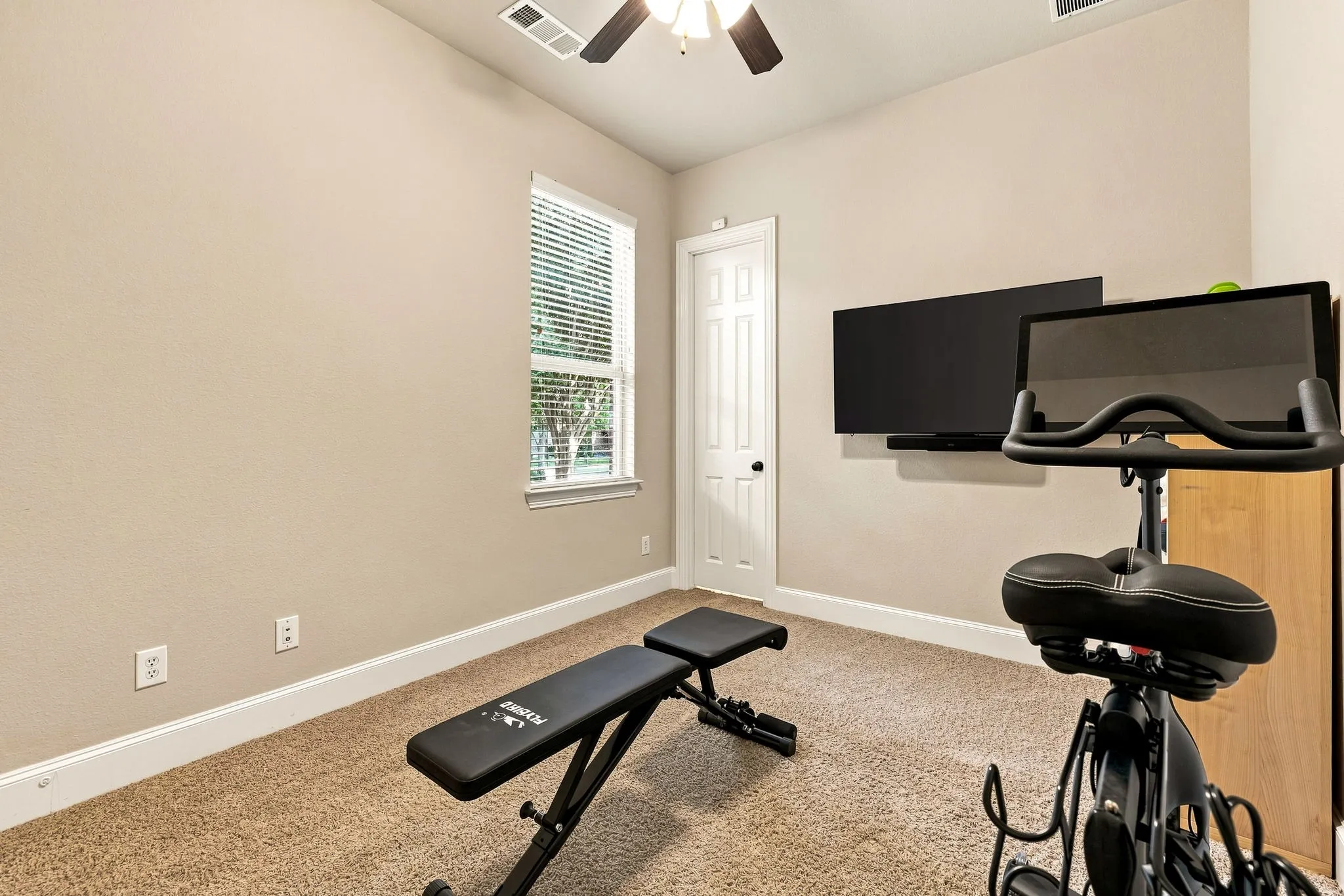 Single Family Residence For Sale in Collin County , 13456 Lyndhurst Drive, Frisco, Texas 75035, 6 Bedroom, 6 Bathroom, 3 Garage spaces, 4,678 Sqft, built in 2011, mls#21379793, Real Estate Agent in Frisco, Homes For Sale in Collin county, Homes For Sale in Frisco, Realtor in Frisco Texas, Real Estate Brokerage Independent Realty Texas, Luminita Cordes Realtor