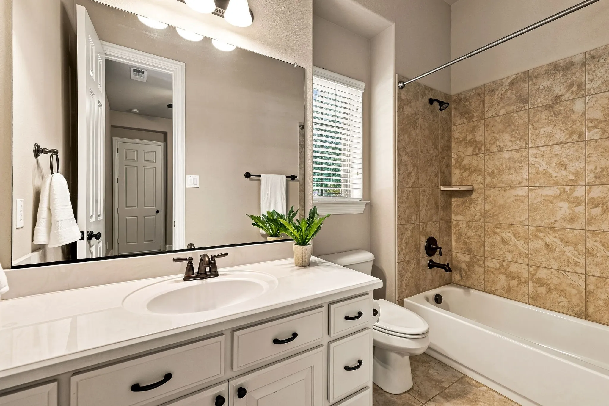 Single Family Residence For Sale in Collin County , 13456 Lyndhurst Drive, Frisco, Texas 75035, 6 Bedroom, 6 Bathroom, 3 Garage spaces, 4,678 Sqft, built in 2011, mls#21379793, Real Estate Agent in Frisco, Homes For Sale in Collin county, Homes For Sale in Frisco, Realtor in Frisco Texas, Real Estate Brokerage Independent Realty Texas, Luminita Cordes Realtor