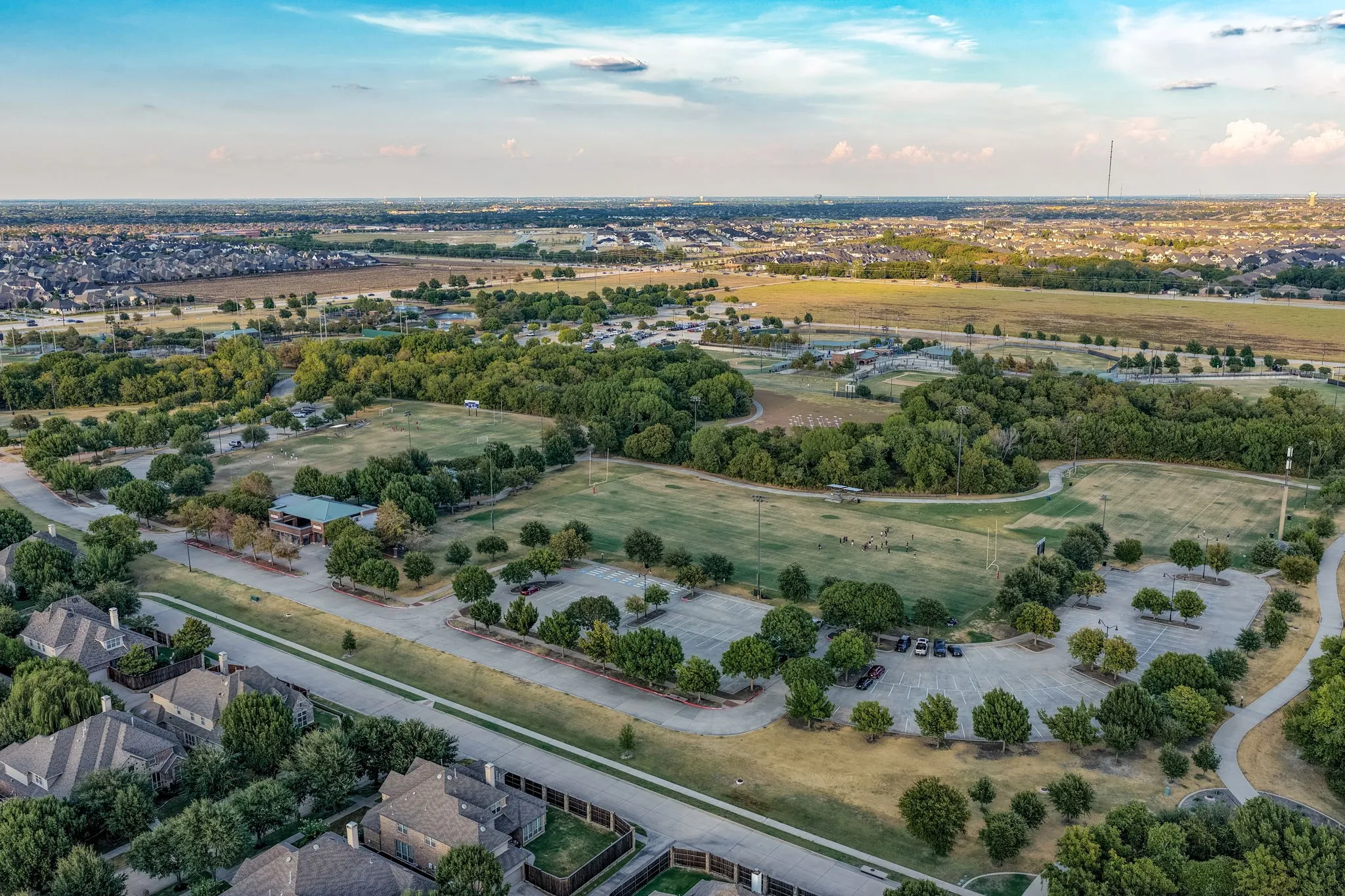 Single Family Residence For Sale in Collin County , 13456 Lyndhurst Drive, Frisco, Texas 75035, 6 Bedroom, 6 Bathroom, 3 Garage spaces, 4,678 Sqft, built in 2011, mls#21379793, Real Estate Agent in Frisco, Homes For Sale in Collin county, Homes For Sale in Frisco, Realtor in Frisco Texas, Real Estate Brokerage Independent Realty Texas, Luminita Cordes Realtor