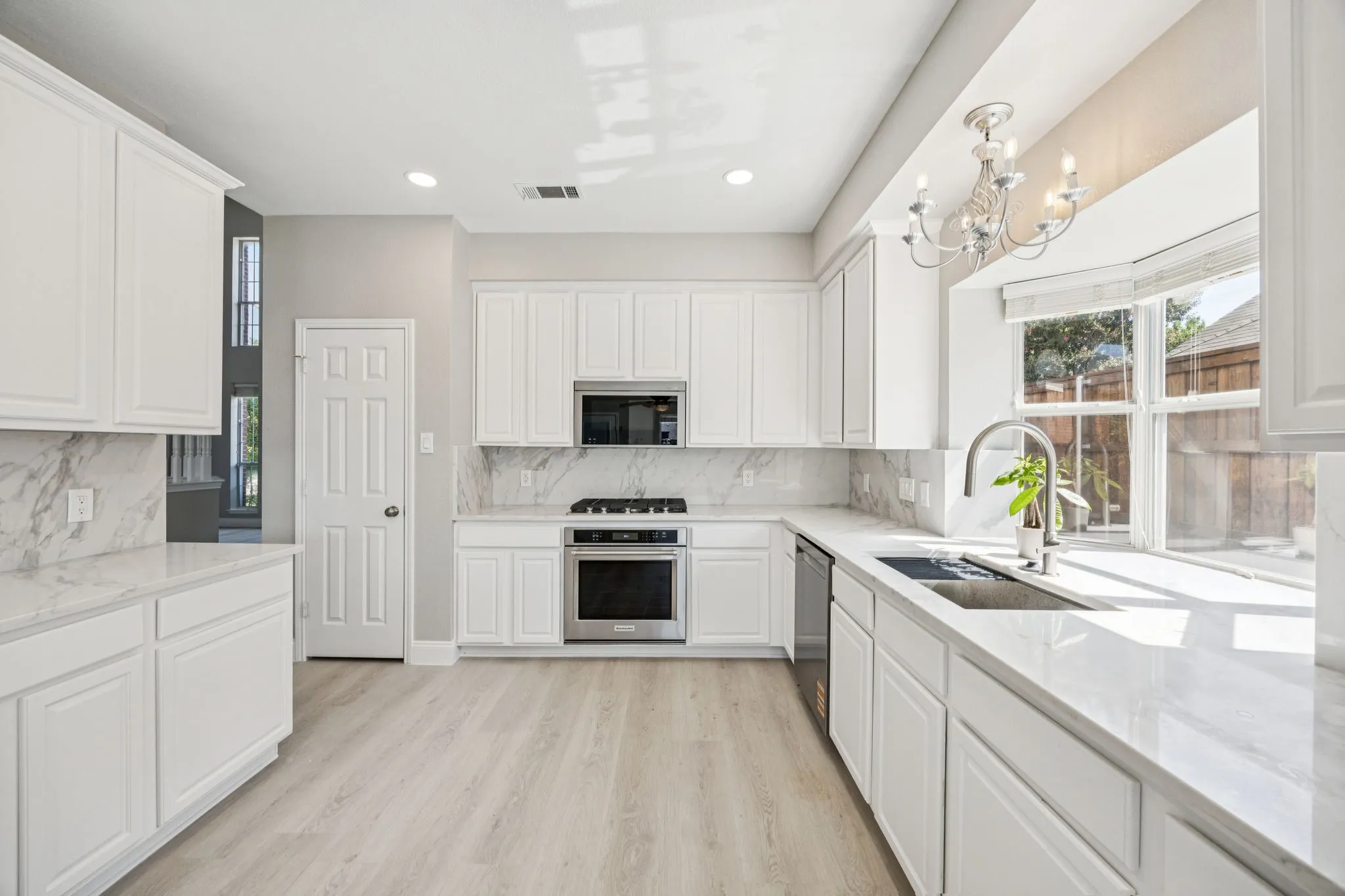 Single Family Residence For Rent in Collin County , 1514 Summerside Drive, Allen, Texas 75002, 5 Bedroom, 3 Bathroom, 2 Garage spaces, 2,986 Sqft, built in 2000, mls#21382600, Real Estate Agent in Allen, Homes For Rent in Collin county, Homes For Rent in Allen, Realtor in Allen Texas, Real Estate Brokerage Independent Realty Texas, Luminita Cordes Realtor
