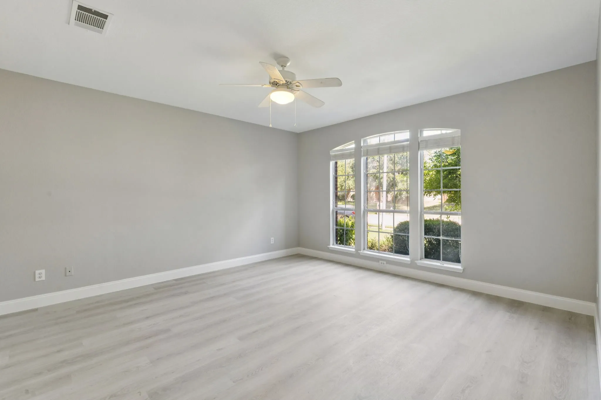 Single Family Residence For Rent in Collin County , 1514 Summerside Drive, Allen, Texas 75002, 5 Bedroom, 3 Bathroom, 2 Garage spaces, 2,986 Sqft, built in 2000, mls#21382600, Real Estate Agent in Allen, Homes For Rent in Collin county, Homes For Rent in Allen, Realtor in Allen Texas, Real Estate Brokerage Independent Realty Texas, Luminita Cordes Realtor