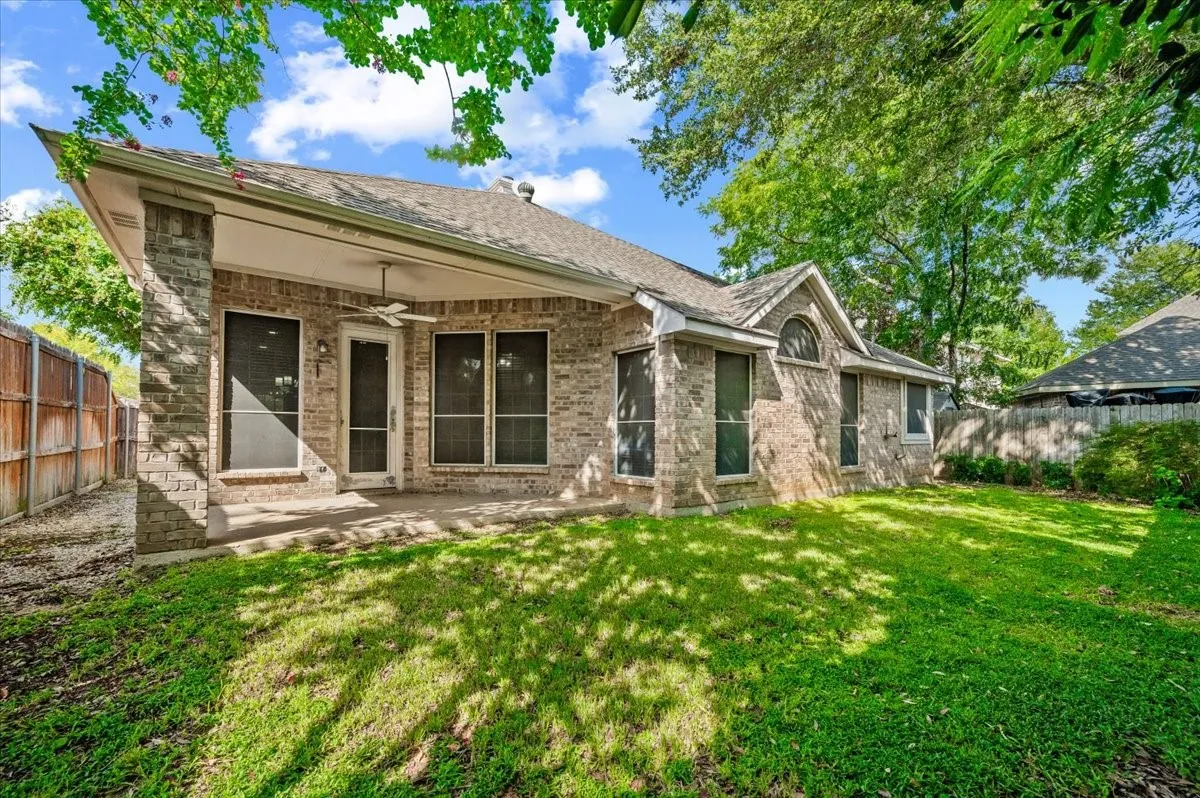 Single Family Residence For Sale in Tarrant County , 2504 Mallard Court, Keller, Texas 76248, 3 Bedroom, 2 Bathroom, 2 Garage spaces, 2,268 Sqft, built in 1999, mls#21382050, Real Estate Agent in Keller, Homes For Sale in Tarrant county, Homes For Sale in Keller, Realtor in Keller Texas, Real Estate Brokerage Independent Realty Texas, Luminita Cordes Realtor