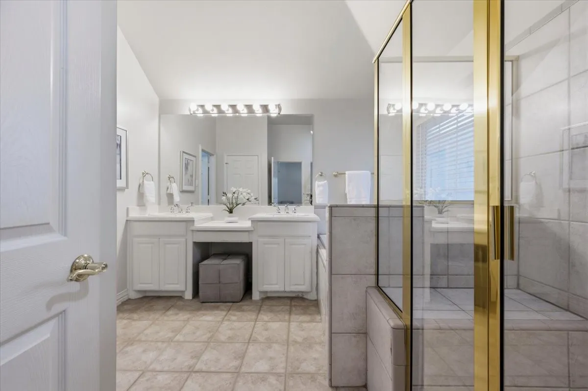 Single Family Residence For Sale in Tarrant County , 2504 Mallard Court, Keller, Texas 76248, 3 Bedroom, 2 Bathroom, 2 Garage spaces, 2,268 Sqft, built in 1999, mls#21382050, Real Estate Agent in Keller, Homes For Sale in Tarrant county, Homes For Sale in Keller, Realtor in Keller Texas, Real Estate Brokerage Independent Realty Texas, Luminita Cordes Realtor