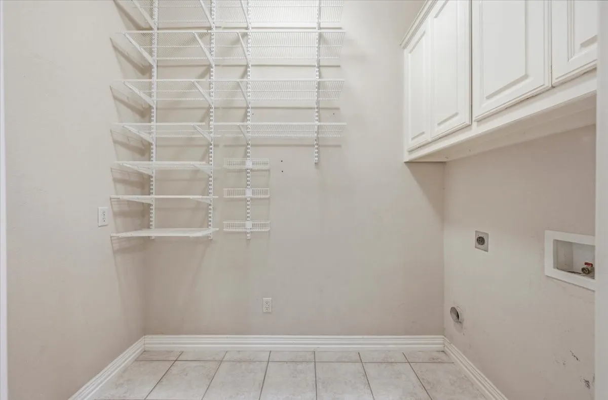 Single Family Residence For Sale in Tarrant County , 2504 Mallard Court, Keller, Texas 76248, 3 Bedroom, 2 Bathroom, 2 Garage spaces, 2,268 Sqft, built in 1999, mls#21382050, Real Estate Agent in Keller, Homes For Sale in Tarrant county, Homes For Sale in Keller, Realtor in Keller Texas, Real Estate Brokerage Independent Realty Texas, Luminita Cordes Realtor