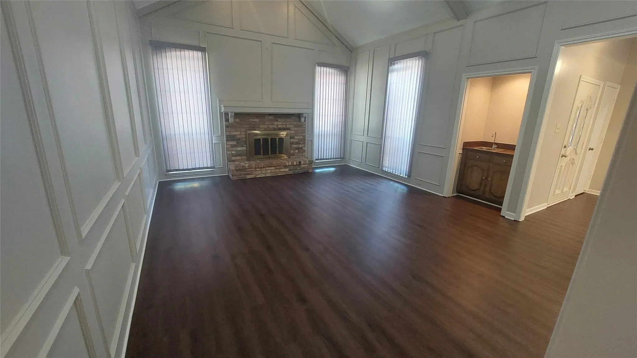 Single Family Residence For Rent in Dallas County , 1514 Stonecrest Drive, Richardson, Texas 75081, 4 Bedroom, 3 Bathroom, 2 Garage spaces, 2,342 Sqft, built in 1980, mls#21382621, Real Estate Agent in Richardson, Homes For Rent in Dallas county, Homes For Rent in Richardson, Realtor in Richardson Texas, Real Estate Brokerage Independent Realty Texas, Luminita Cordes Realtor