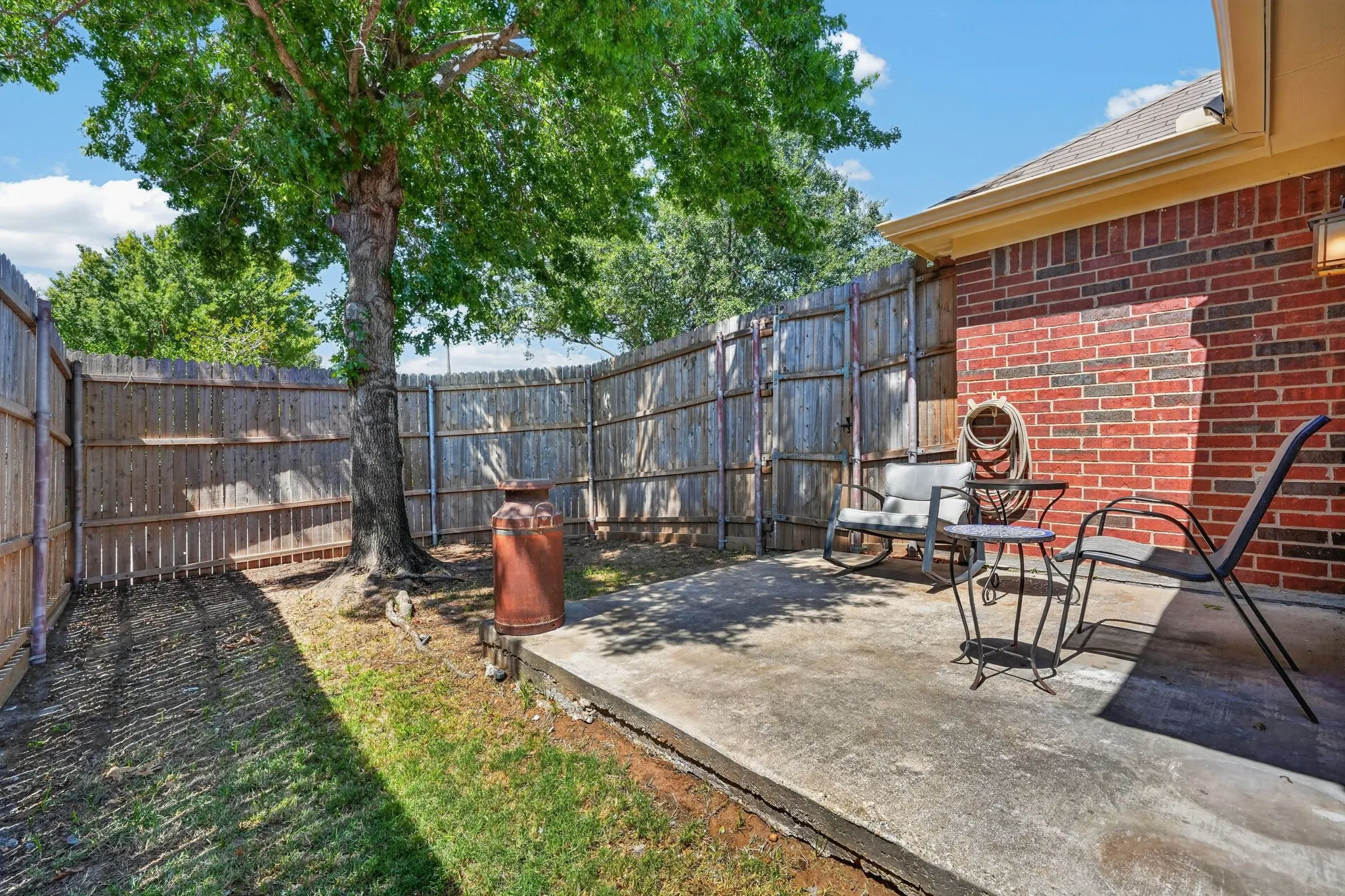 Single Family Residence For Sale in Denton County , 6105 Cheyenne Drive, The Colony, Texas 75056, 3 Bedroom, 2 Bathroom, 2 Garage spaces, 1,631 Sqft, built in 2002, mls#21382622, Real Estate Agent in The Colony, Homes For Sale in Denton county, Homes For Sale in The Colony, Realtor in The Colony Texas, Real Estate Brokerage Independent Realty Texas, Luminita Cordes Realtor