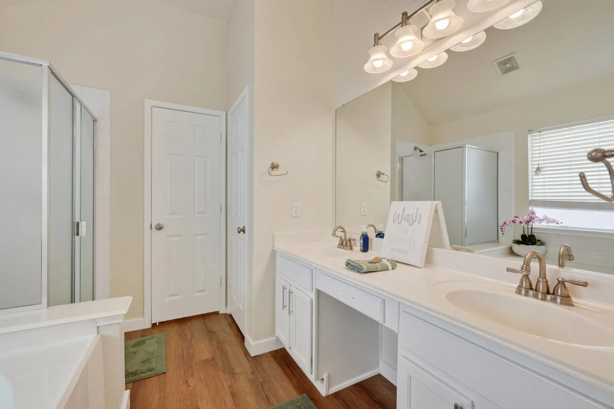 Single Family Residence For Sale in Denton County , 6105 Cheyenne Drive, The Colony, Texas 75056, 3 Bedroom, 2 Bathroom, 2 Garage spaces, 1,631 Sqft, built in 2002, mls#21382622, Real Estate Agent in The Colony, Homes For Sale in Denton county, Homes For Sale in The Colony, Realtor in The Colony Texas, Real Estate Brokerage Independent Realty Texas, Luminita Cordes Realtor