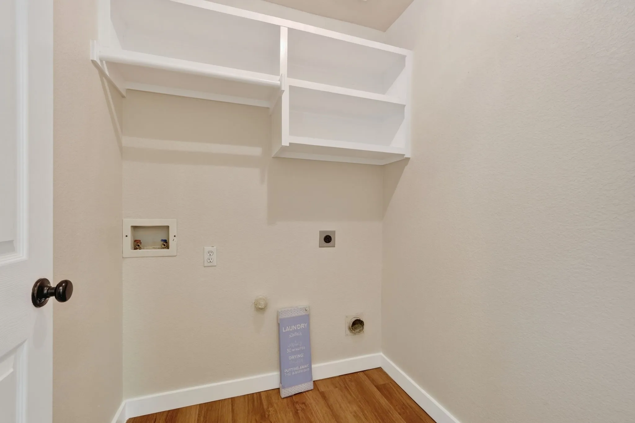 Single Family Residence For Sale in Denton County , 6105 Cheyenne Drive, The Colony, Texas 75056, 3 Bedroom, 2 Bathroom, 2 Garage spaces, 1,631 Sqft, built in 2002, mls#21382622, Real Estate Agent in The Colony, Homes For Sale in Denton county, Homes For Sale in The Colony, Realtor in The Colony Texas, Real Estate Brokerage Independent Realty Texas, Luminita Cordes Realtor