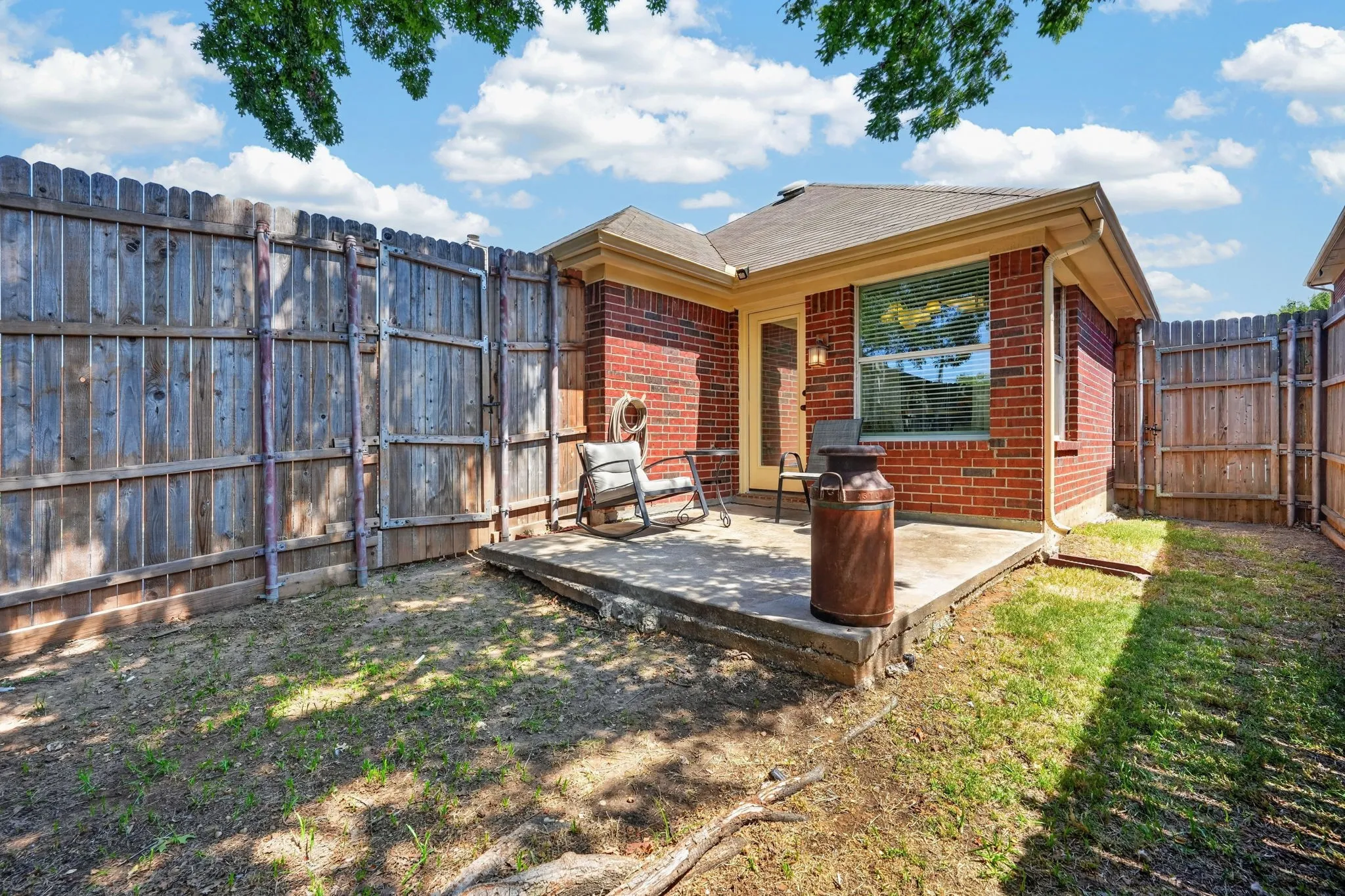 Single Family Residence For Sale in Denton County , 6105 Cheyenne Drive, The Colony, Texas 75056, 3 Bedroom, 2 Bathroom, 2 Garage spaces, 1,631 Sqft, built in 2002, mls#21382622, Real Estate Agent in The Colony, Homes For Sale in Denton county, Homes For Sale in The Colony, Realtor in The Colony Texas, Real Estate Brokerage Independent Realty Texas, Luminita Cordes Realtor