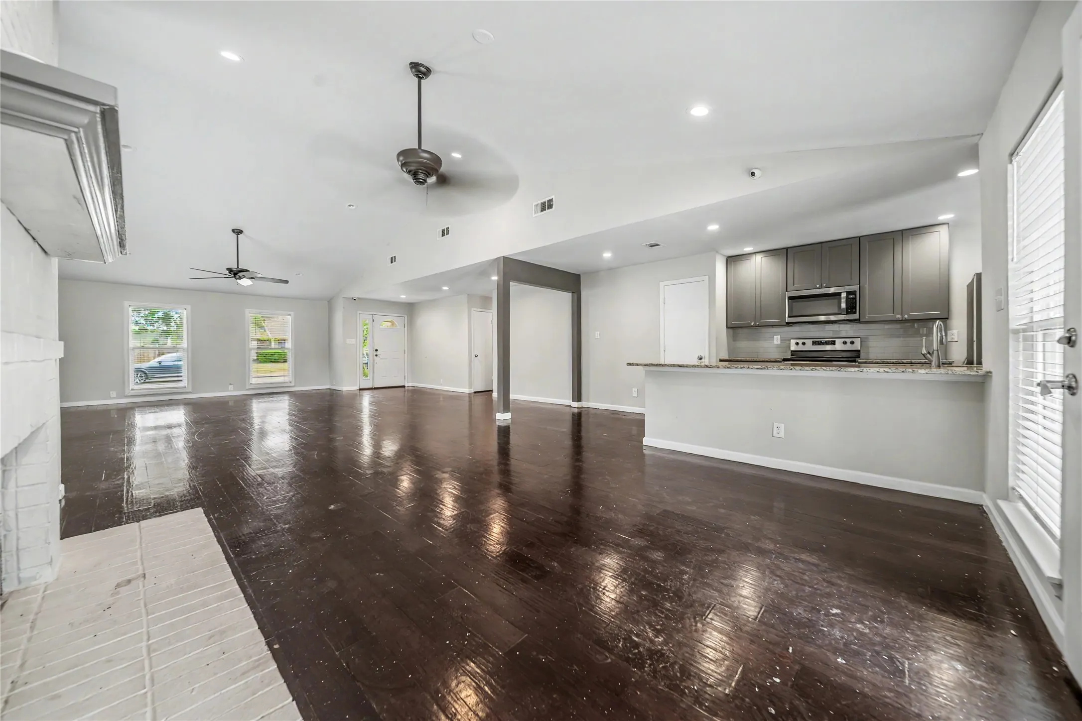 Single Family Residence For Sale in Dallas County , 4801 Freeport Drive, Garland, Texas 75043, 4 Bedroom, 2 Bathroom, 2 Garage spaces, 2,089 Sqft, built in 1983, mls#21382079, Real Estate Agent in Garland, Homes For Sale in Dallas county, Homes For Sale in Garland, Realtor in Garland Texas, Real Estate Brokerage Independent Realty Texas, Luminita Cordes Realtor