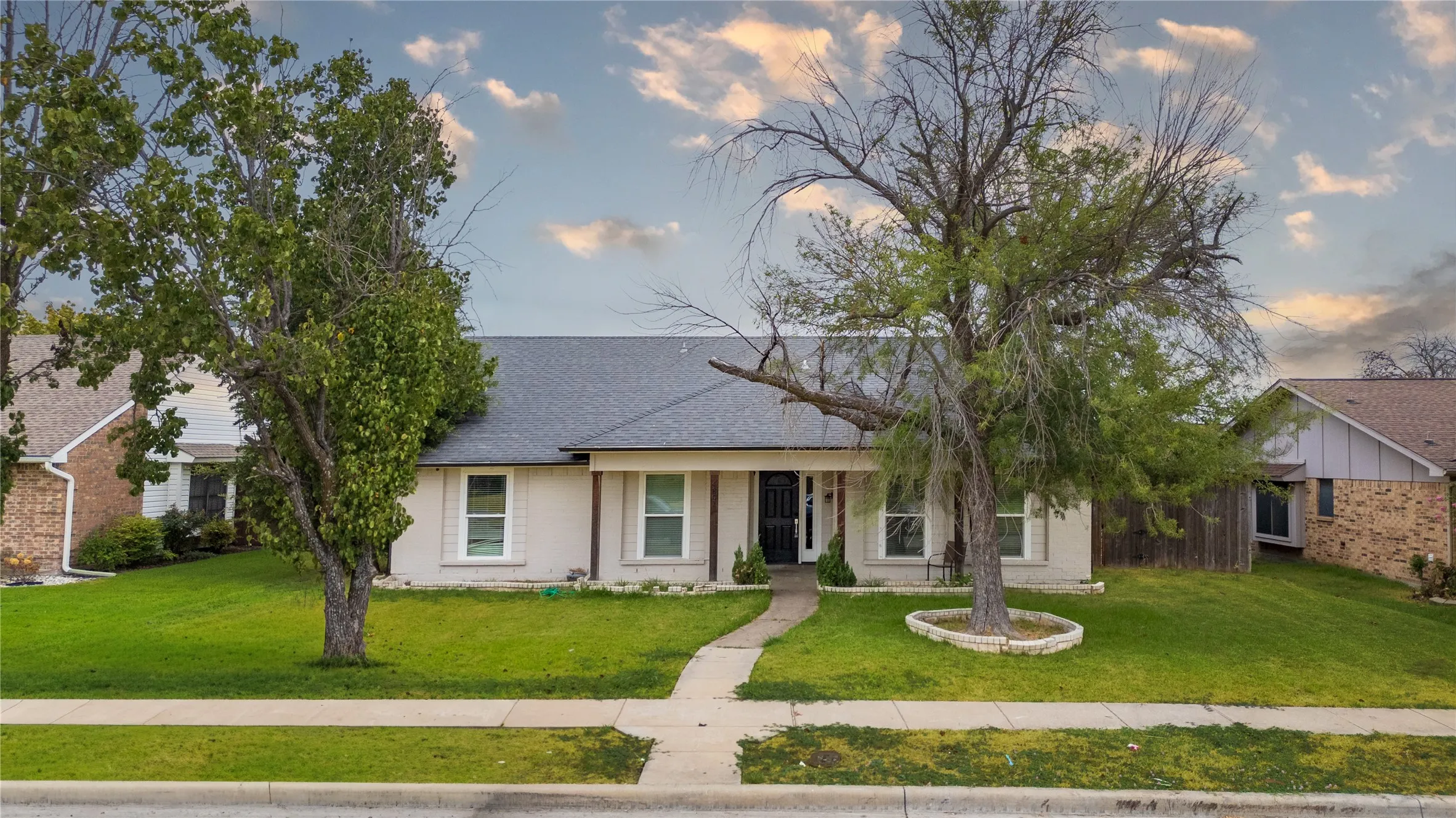 Single Family Residence For Sale in Dallas County , 4801 Freeport Drive, Garland, Texas 75043, 4 Bedroom, 2 Bathroom, 2 Garage spaces, 2,089 Sqft, built in 1983, mls#21382079, Real Estate Agent in Garland, Homes For Sale in Dallas county, Homes For Sale in Garland, Realtor in Garland Texas, Real Estate Brokerage Independent Realty Texas, Luminita Cordes Realtor