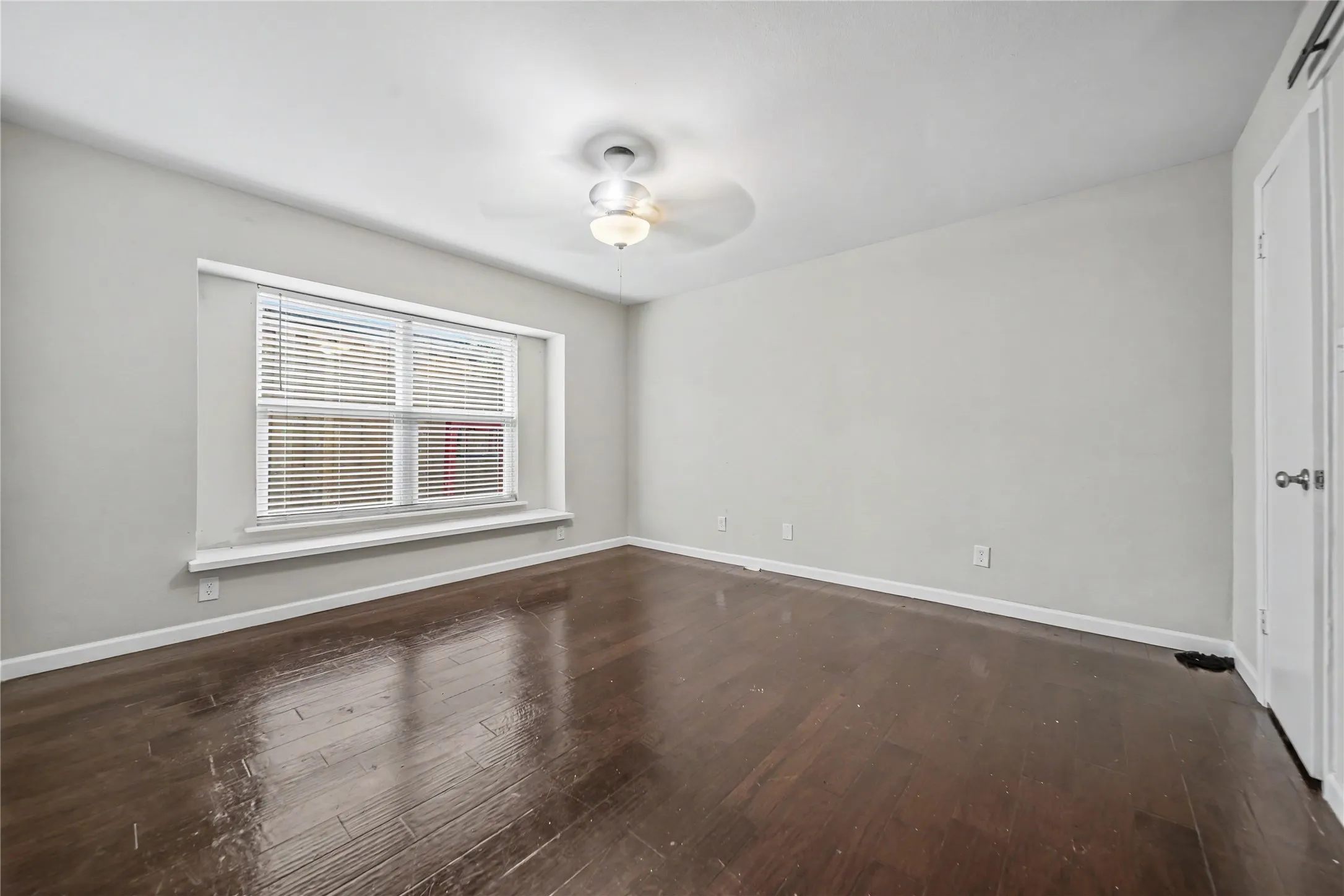 Single Family Residence For Sale in Dallas County , 4801 Freeport Drive, Garland, Texas 75043, 4 Bedroom, 2 Bathroom, 2 Garage spaces, 2,089 Sqft, built in 1983, mls#21382079, Real Estate Agent in Garland, Homes For Sale in Dallas county, Homes For Sale in Garland, Realtor in Garland Texas, Real Estate Brokerage Independent Realty Texas, Luminita Cordes Realtor