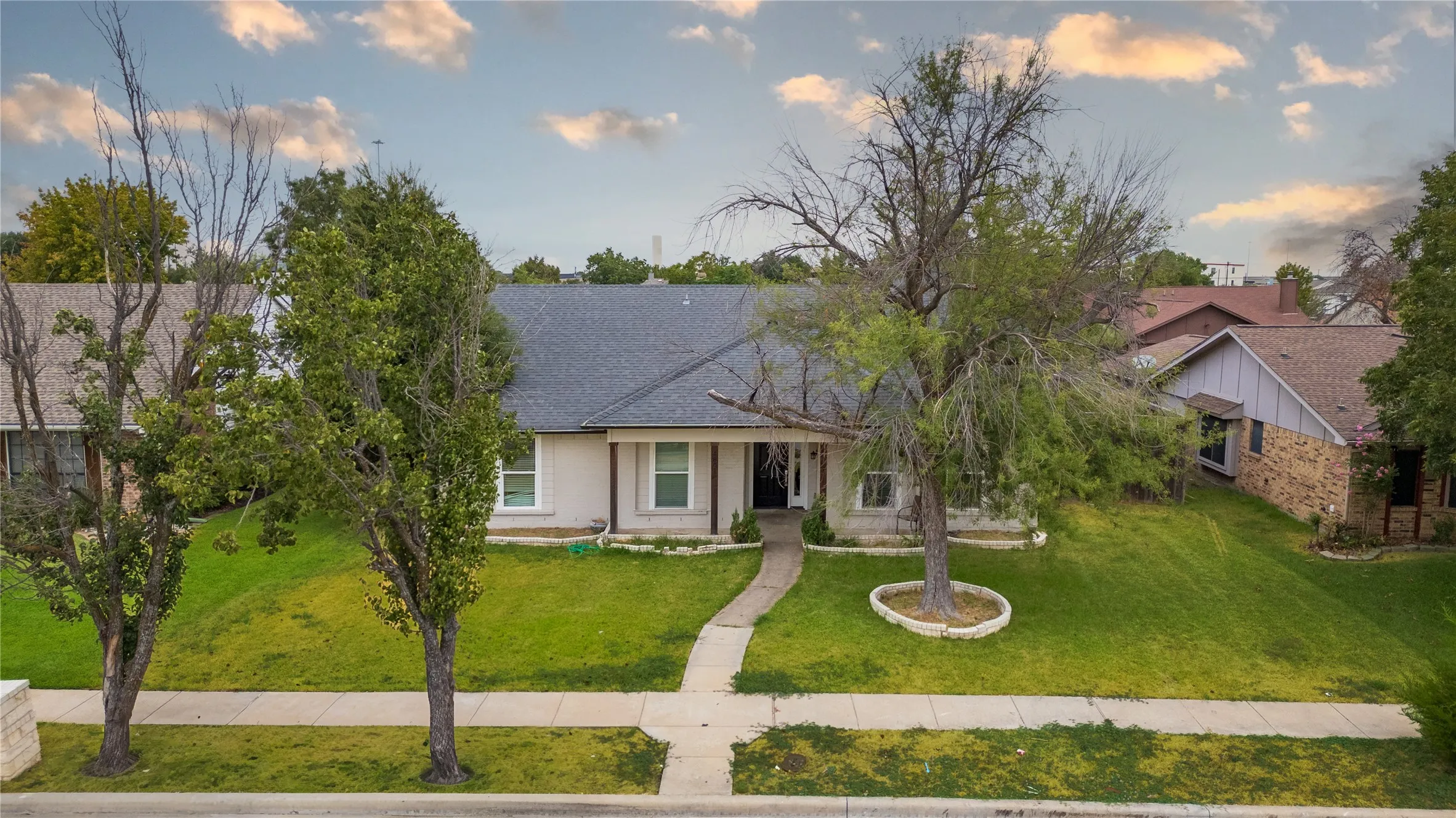Single Family Residence For Sale in Dallas County , 4801 Freeport Drive, Garland, Texas 75043, 4 Bedroom, 2 Bathroom, 2 Garage spaces, 2,089 Sqft, built in 1983, mls#21382079, Real Estate Agent in Garland, Homes For Sale in Dallas county, Homes For Sale in Garland, Realtor in Garland Texas, Real Estate Brokerage Independent Realty Texas, Luminita Cordes Realtor