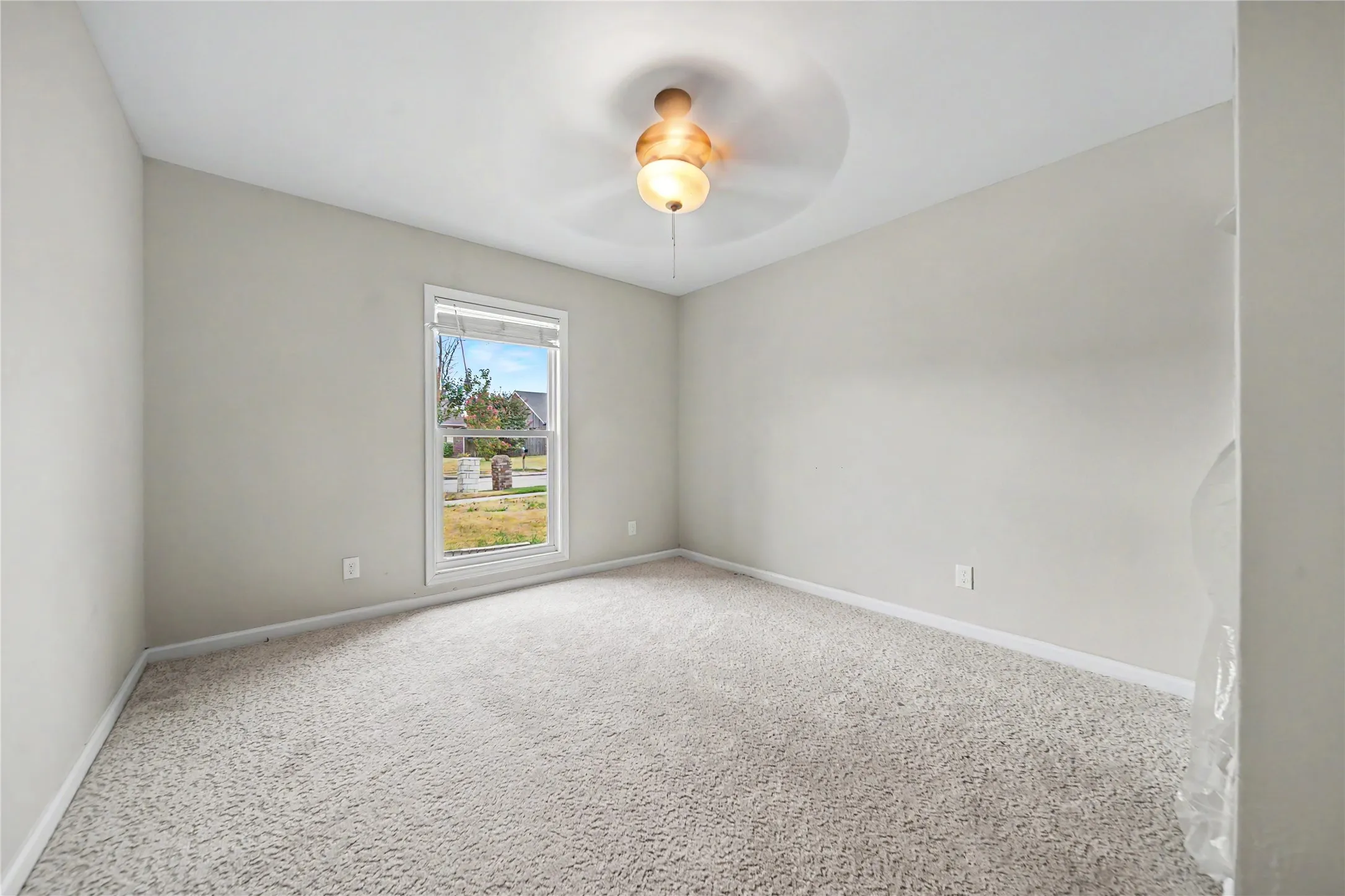 Single Family Residence For Sale in Dallas County , 4801 Freeport Drive, Garland, Texas 75043, 4 Bedroom, 2 Bathroom, 2 Garage spaces, 2,089 Sqft, built in 1983, mls#21382079, Real Estate Agent in Garland, Homes For Sale in Dallas county, Homes For Sale in Garland, Realtor in Garland Texas, Real Estate Brokerage Independent Realty Texas, Luminita Cordes Realtor