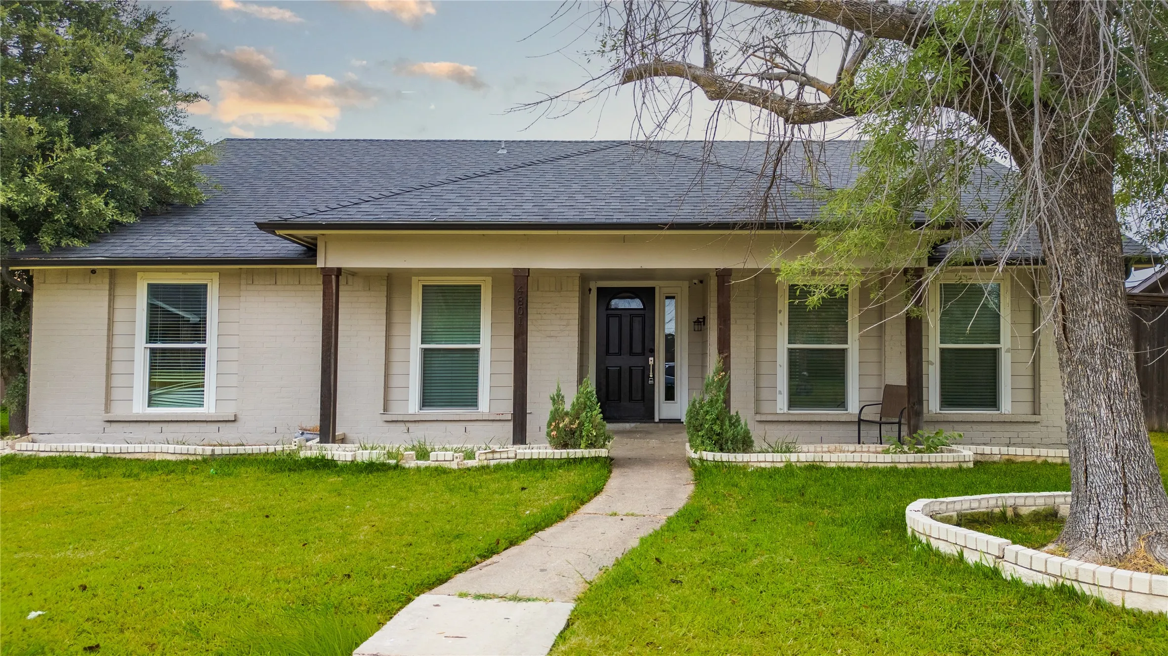 Single Family Residence For Sale in Dallas County , 4801 Freeport Drive, Garland, Texas 75043, 4 Bedroom, 2 Bathroom, 2 Garage spaces, 2,089 Sqft, built in 1983, mls#21382079, Real Estate Agent in Garland, Homes For Sale in Dallas county, Homes For Sale in Garland, Realtor in Garland Texas, Real Estate Brokerage Independent Realty Texas, Luminita Cordes Realtor