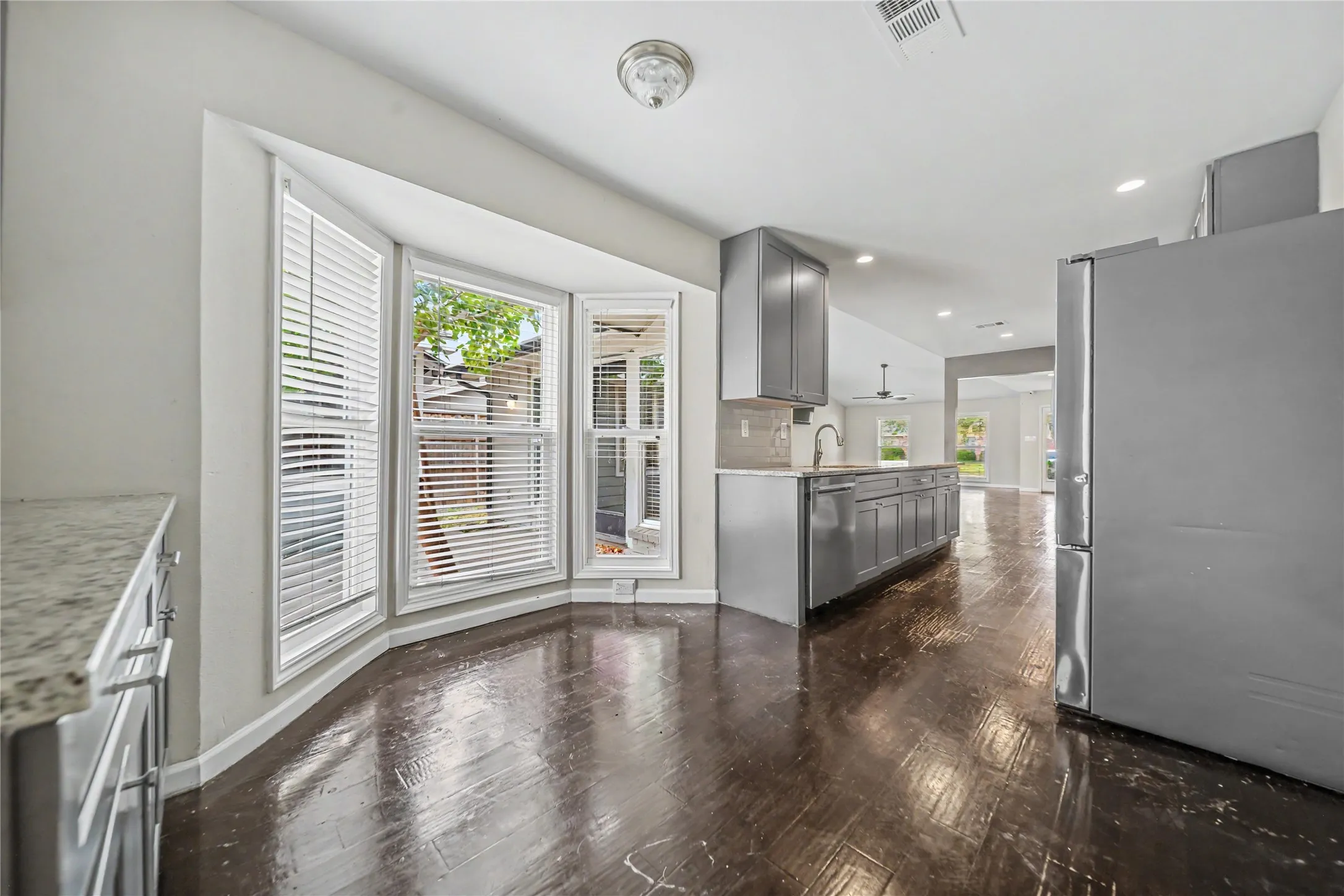 Single Family Residence For Sale in Dallas County , 4801 Freeport Drive, Garland, Texas 75043, 4 Bedroom, 2 Bathroom, 2 Garage spaces, 2,089 Sqft, built in 1983, mls#21382079, Real Estate Agent in Garland, Homes For Sale in Dallas county, Homes For Sale in Garland, Realtor in Garland Texas, Real Estate Brokerage Independent Realty Texas, Luminita Cordes Realtor