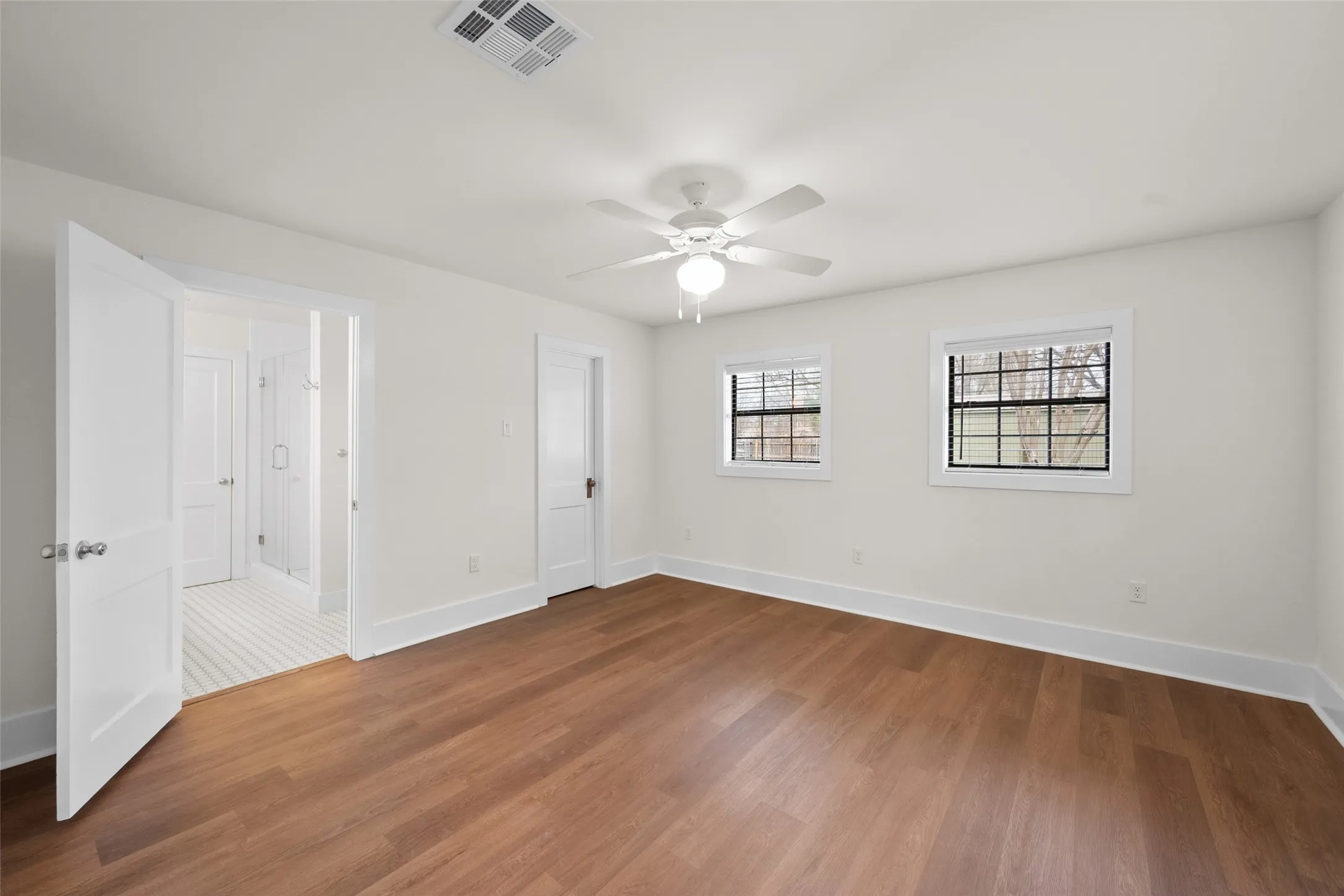 Single Family Residence For Rent in Navarro County , 1106 W 4th Avenue, Corsicana, Texas 75110, 4 Bedroom, 2 Bathroom, Garage spaces, 2,520 Sqft, built in 1923, mls#21382596, Real Estate Agent in Corsicana, Homes For Rent in Navarro county, Homes For Rent in Corsicana, Realtor in Corsicana Texas, Real Estate Brokerage Independent Realty Texas, Luminita Cordes Realtor