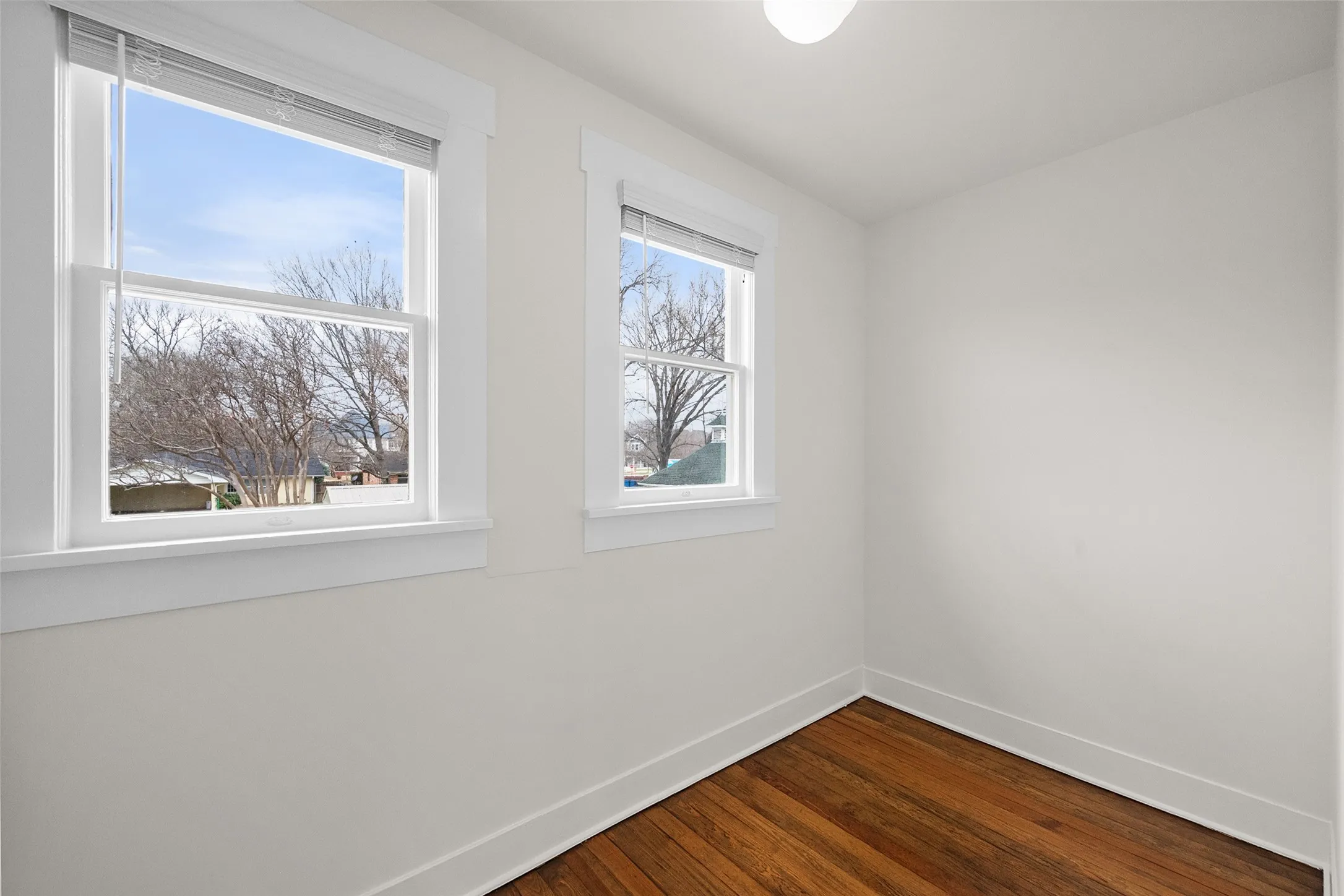 Single Family Residence For Rent in Navarro County , 1106 W 4th Avenue, Corsicana, Texas 75110, 4 Bedroom, 2 Bathroom, Garage spaces, 2,520 Sqft, built in 1923, mls#21382596, Real Estate Agent in Corsicana, Homes For Rent in Navarro county, Homes For Rent in Corsicana, Realtor in Corsicana Texas, Real Estate Brokerage Independent Realty Texas, Luminita Cordes Realtor