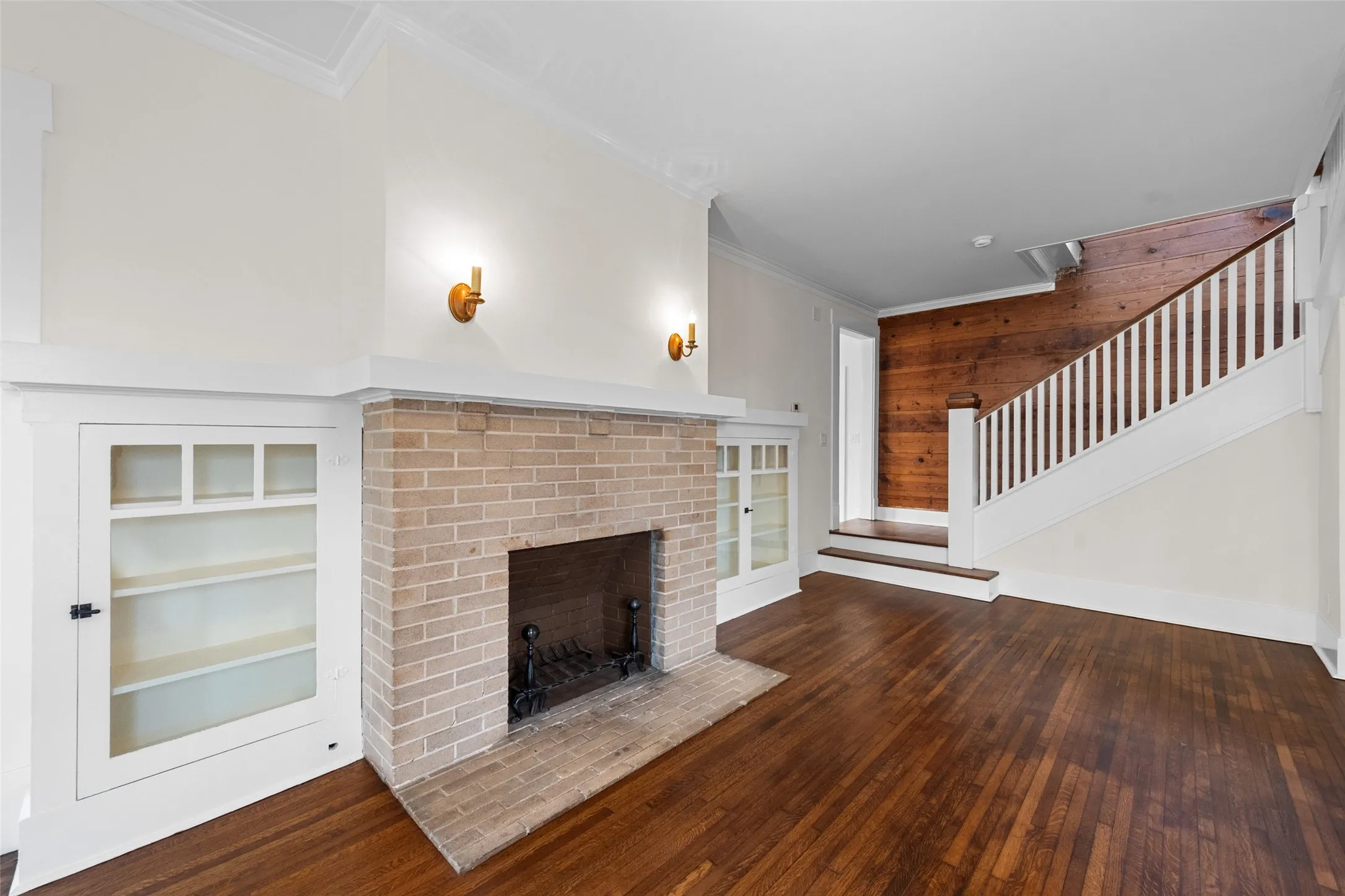 Single Family Residence For Rent in Navarro County , 1106 W 4th Avenue, Corsicana, Texas 75110, 4 Bedroom, 2 Bathroom, Garage spaces, 2,520 Sqft, built in 1923, mls#21382596, Real Estate Agent in Corsicana, Homes For Rent in Navarro county, Homes For Rent in Corsicana, Realtor in Corsicana Texas, Real Estate Brokerage Independent Realty Texas, Luminita Cordes Realtor
