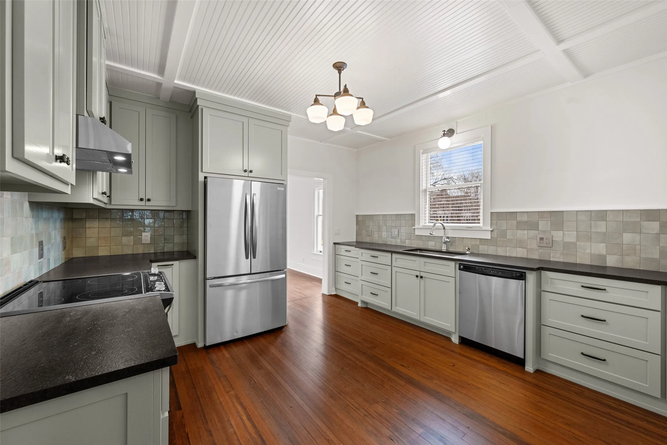 Single Family Residence For Rent in Navarro County , 1106 W 4th Avenue, Corsicana, Texas 75110, 4 Bedroom, 2 Bathroom, Garage spaces, 2,520 Sqft, built in 1923, mls#21382596, Real Estate Agent in Corsicana, Homes For Rent in Navarro county, Homes For Rent in Corsicana, Realtor in Corsicana Texas, Real Estate Brokerage Independent Realty Texas, Luminita Cordes Realtor