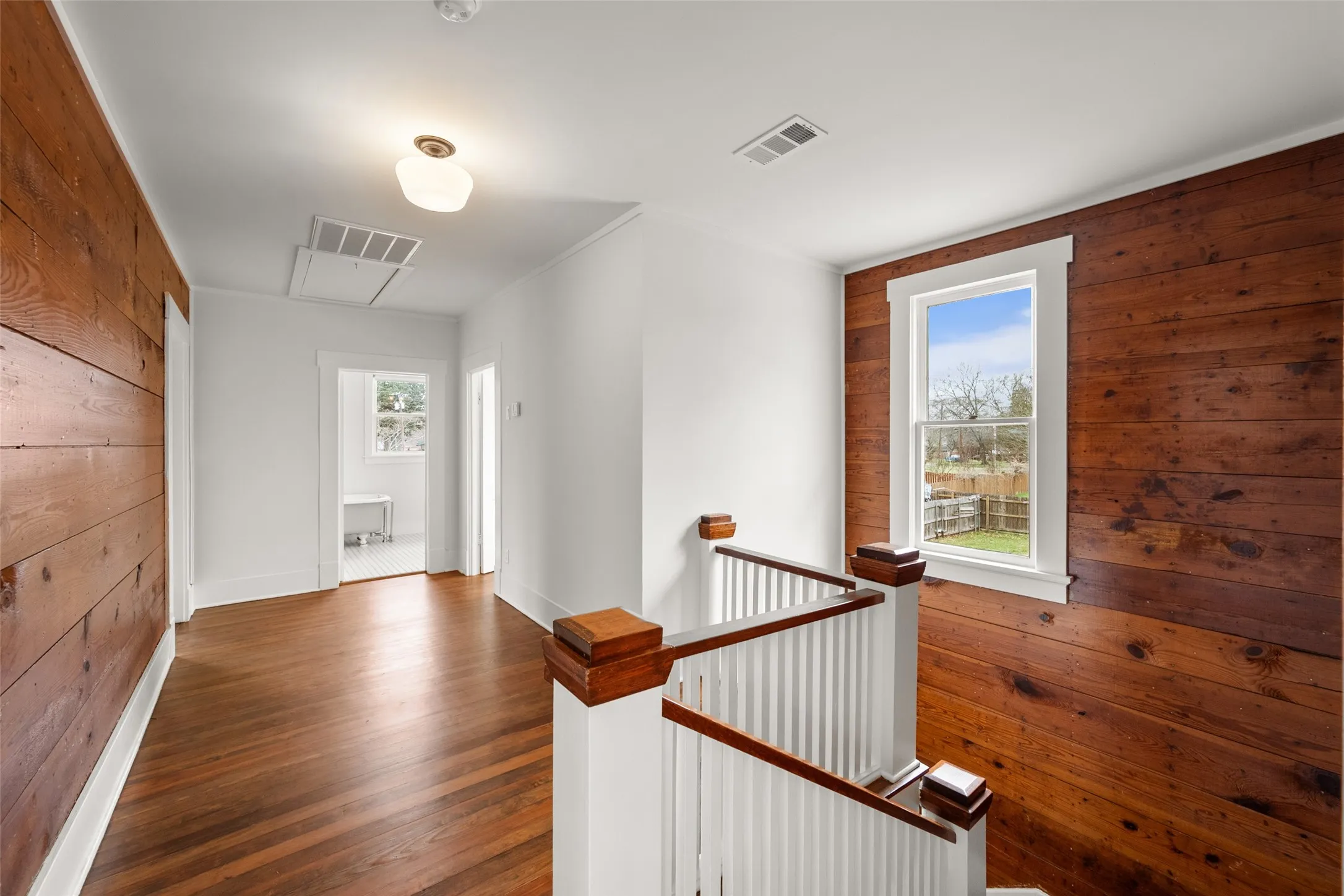 Single Family Residence For Rent in Navarro County , 1106 W 4th Avenue, Corsicana, Texas 75110, 4 Bedroom, 2 Bathroom, Garage spaces, 2,520 Sqft, built in 1923, mls#21382596, Real Estate Agent in Corsicana, Homes For Rent in Navarro county, Homes For Rent in Corsicana, Realtor in Corsicana Texas, Real Estate Brokerage Independent Realty Texas, Luminita Cordes Realtor