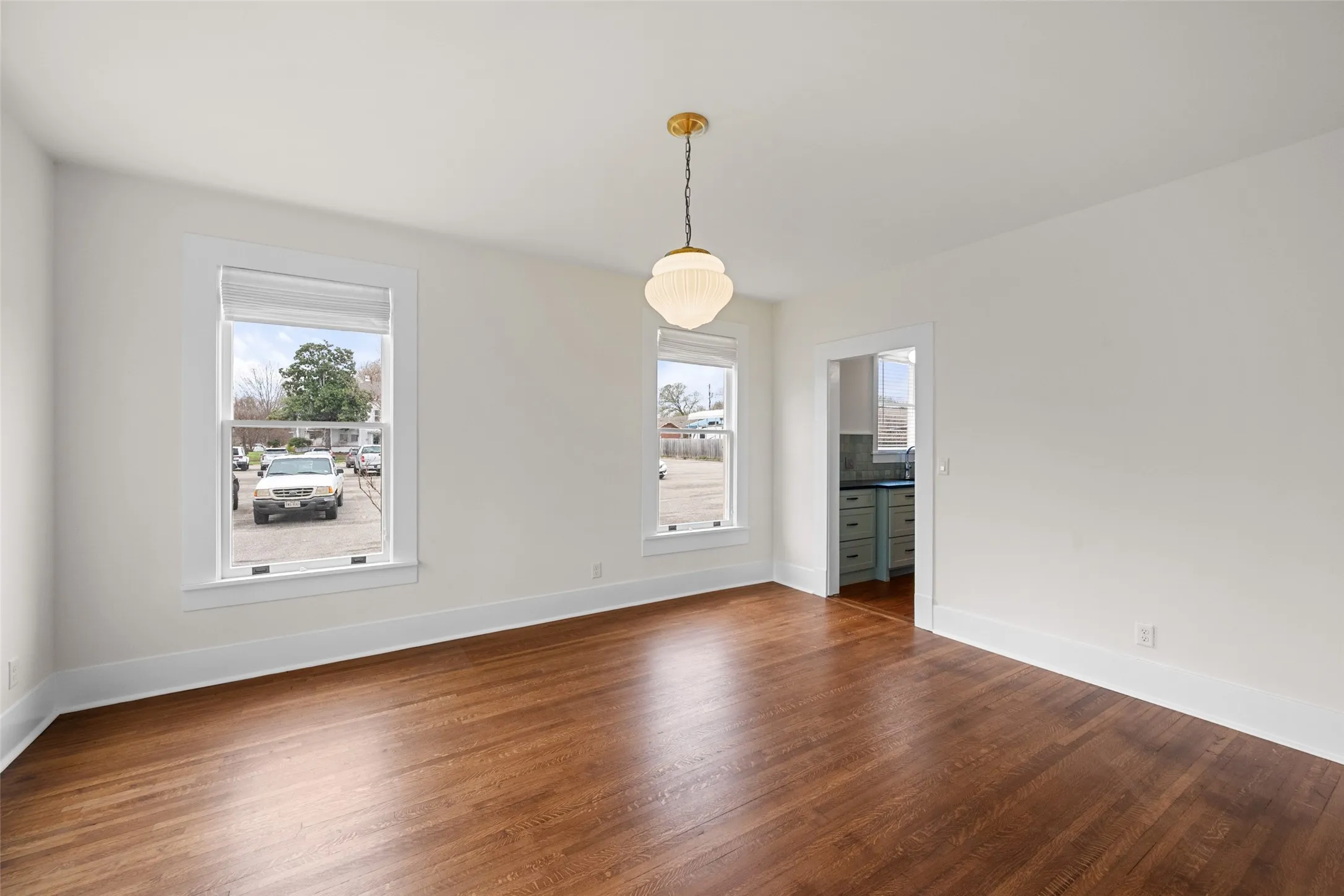 Single Family Residence For Rent in Navarro County , 1106 W 4th Avenue, Corsicana, Texas 75110, 4 Bedroom, 2 Bathroom, Garage spaces, 2,520 Sqft, built in 1923, mls#21382596, Real Estate Agent in Corsicana, Homes For Rent in Navarro county, Homes For Rent in Corsicana, Realtor in Corsicana Texas, Real Estate Brokerage Independent Realty Texas, Luminita Cordes Realtor