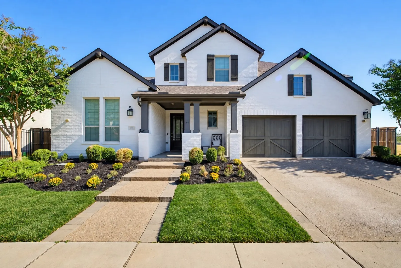 Single Family Residence For Sale in Tarrant County , 1811 Sable Bay Lane, Arlington, Texas 76005, 4 Bedroom, 4 Bathroom, 3 Garage spaces, 3,591 Sqft, built in 2018, mls#21376112, Real Estate Agent in Arlington, Homes For Sale in Tarrant county, Homes For Sale in Arlington, Realtor in Arlington Texas, Real Estate Brokerage Independent Realty Texas, Luminita Cordes Realtor