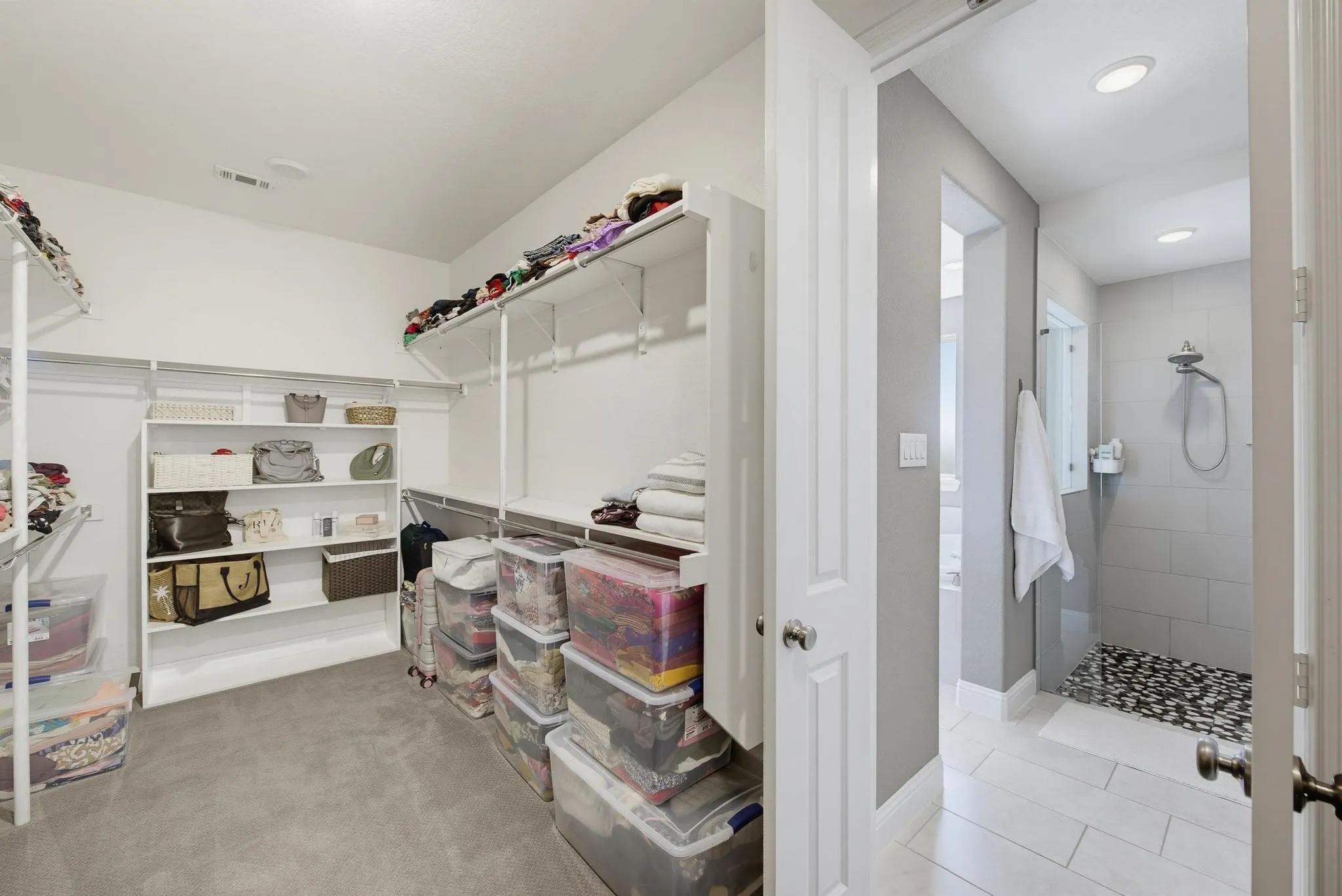 Single Family Residence For Sale in Tarrant County , 1811 Sable Bay Lane, Arlington, Texas 76005, 4 Bedroom, 4 Bathroom, 3 Garage spaces, 3,591 Sqft, built in 2018, mls#21376112, Real Estate Agent in Arlington, Homes For Sale in Tarrant county, Homes For Sale in Arlington, Realtor in Arlington Texas, Real Estate Brokerage Independent Realty Texas, Luminita Cordes Realtor