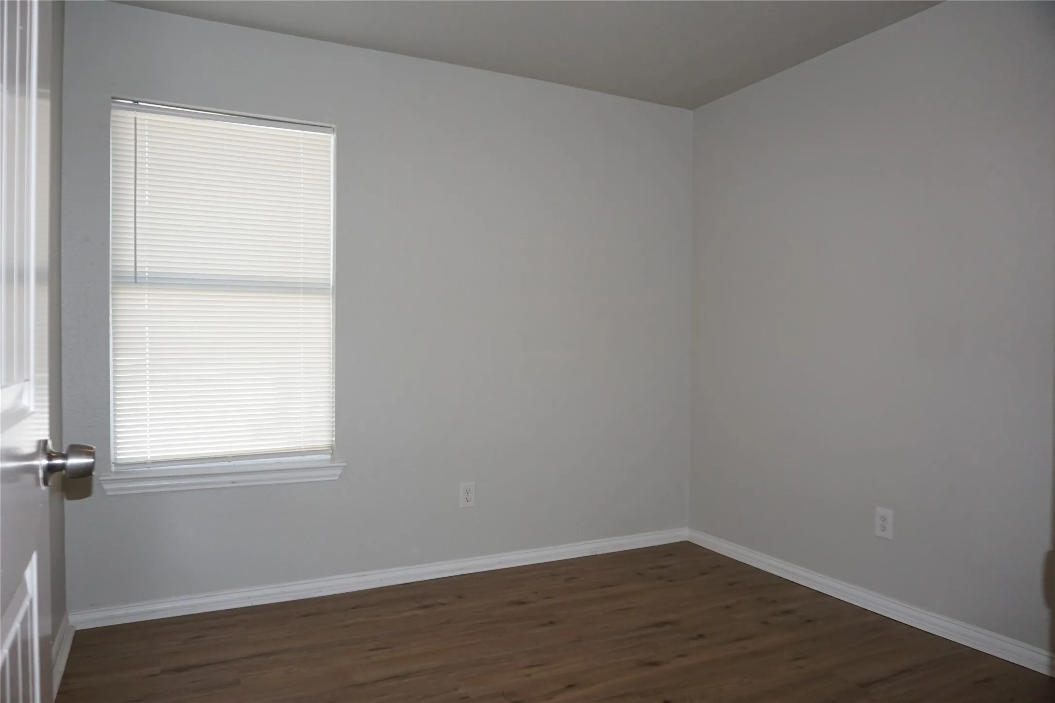 Duplex For Rent in Tarrant County , 5105 Flamingo Road 5105, Fort Worth, Texas 76119, 3 Bedroom, 2 Bathroom, Garage spaces, 1,090 Sqft, built in 2008, mls#21382632, Real Estate Agent in Fort Worth, Homes For Rent in Tarrant county, Homes For Rent in Fort Worth, Realtor in Fort Worth Texas, Real Estate Brokerage Independent Realty Texas, Luminita Cordes Realtor