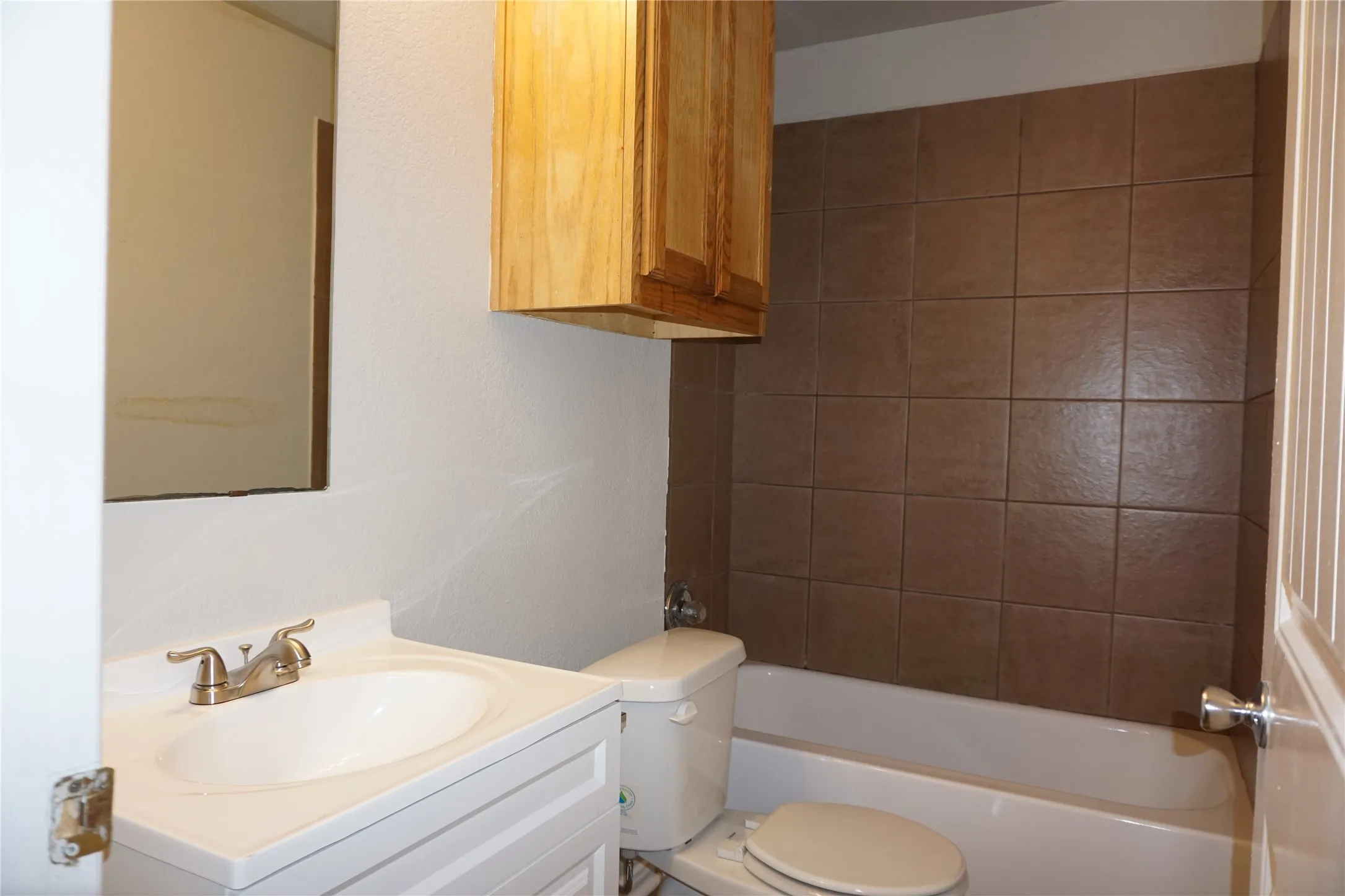 Duplex For Rent in Tarrant County , 5105 Flamingo Road 5105, Fort Worth, Texas 76119, 3 Bedroom, 2 Bathroom, Garage spaces, 1,090 Sqft, built in 2008, mls#21382632, Real Estate Agent in Fort Worth, Homes For Rent in Tarrant county, Homes For Rent in Fort Worth, Realtor in Fort Worth Texas, Real Estate Brokerage Independent Realty Texas, Luminita Cordes Realtor