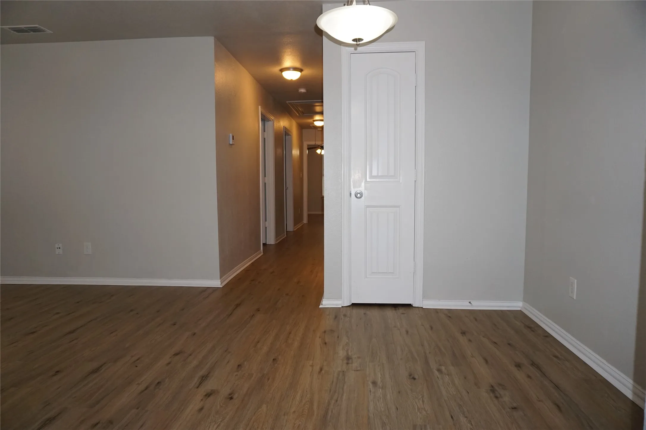 Duplex For Rent in Tarrant County , 5105 Flamingo Road 5105, Fort Worth, Texas 76119, 3 Bedroom, 2 Bathroom, Garage spaces, 1,090 Sqft, built in 2008, mls#21382632, Real Estate Agent in Fort Worth, Homes For Rent in Tarrant county, Homes For Rent in Fort Worth, Realtor in Fort Worth Texas, Real Estate Brokerage Independent Realty Texas, Luminita Cordes Realtor