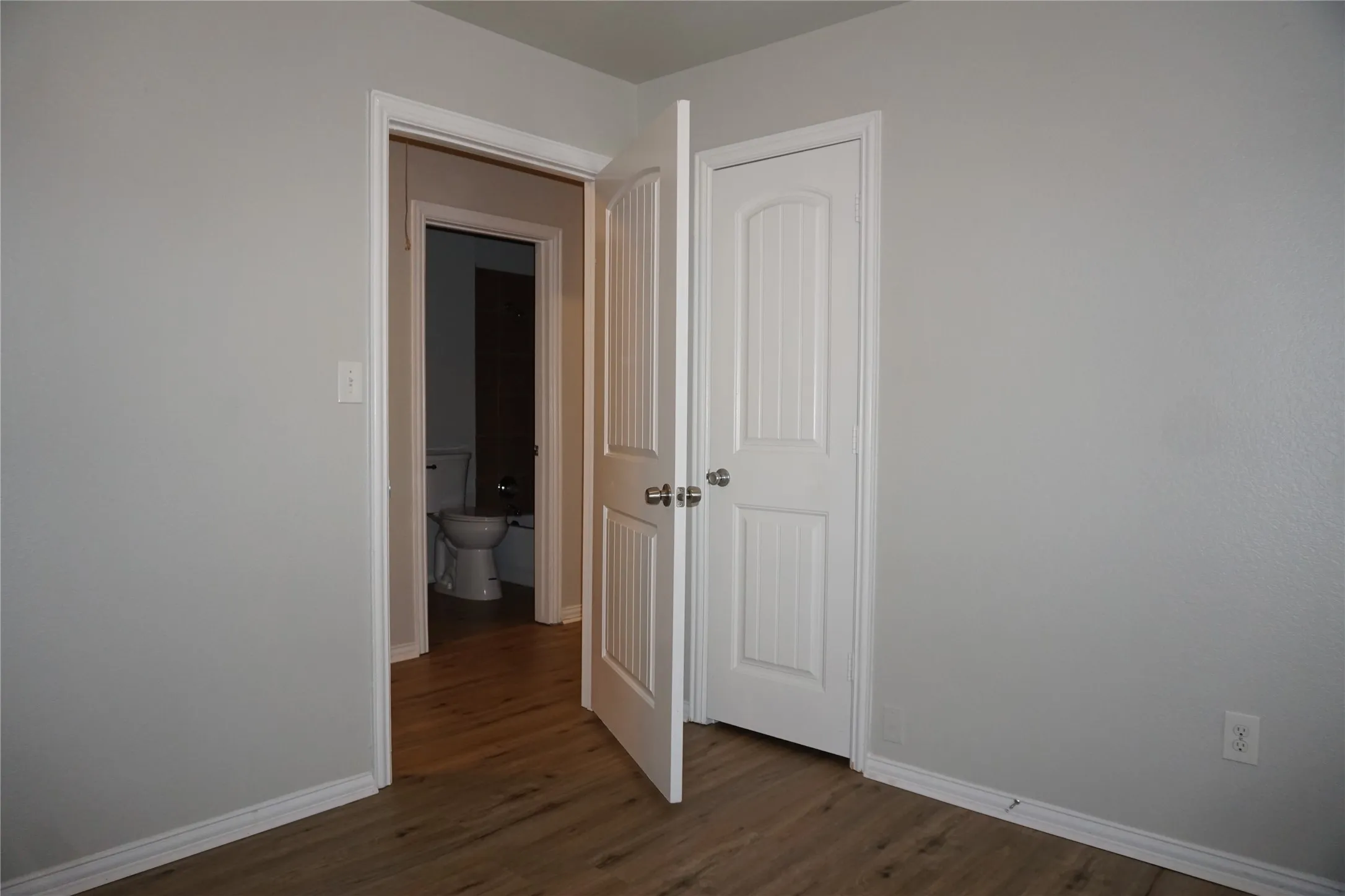 Duplex For Rent in Tarrant County , 5105 Flamingo Road 5105, Fort Worth, Texas 76119, 3 Bedroom, 2 Bathroom, Garage spaces, 1,090 Sqft, built in 2008, mls#21382632, Real Estate Agent in Fort Worth, Homes For Rent in Tarrant county, Homes For Rent in Fort Worth, Realtor in Fort Worth Texas, Real Estate Brokerage Independent Realty Texas, Luminita Cordes Realtor