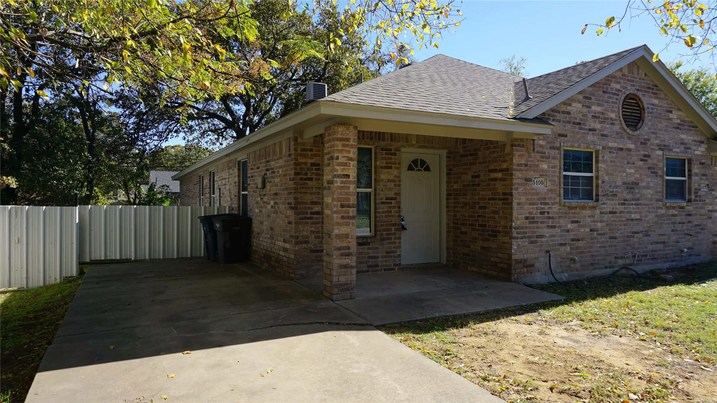 Duplex For Rent in Tarrant County , 5105 Flamingo Road 5105, Fort Worth, Texas 76119, 3 Bedroom, 2 Bathroom, Garage spaces, 1,090 Sqft, built in 2008, mls#21382632, Real Estate Agent in Fort Worth, Homes For Rent in Tarrant county, Homes For Rent in Fort Worth, Realtor in Fort Worth Texas, Real Estate Brokerage Independent Realty Texas, Luminita Cordes Realtor