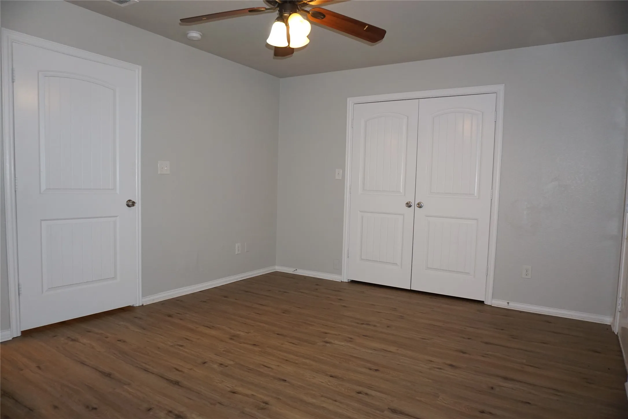 Duplex For Rent in Tarrant County , 5105 Flamingo Road 5105, Fort Worth, Texas 76119, 3 Bedroom, 2 Bathroom, Garage spaces, 1,090 Sqft, built in 2008, mls#21382632, Real Estate Agent in Fort Worth, Homes For Rent in Tarrant county, Homes For Rent in Fort Worth, Realtor in Fort Worth Texas, Real Estate Brokerage Independent Realty Texas, Luminita Cordes Realtor