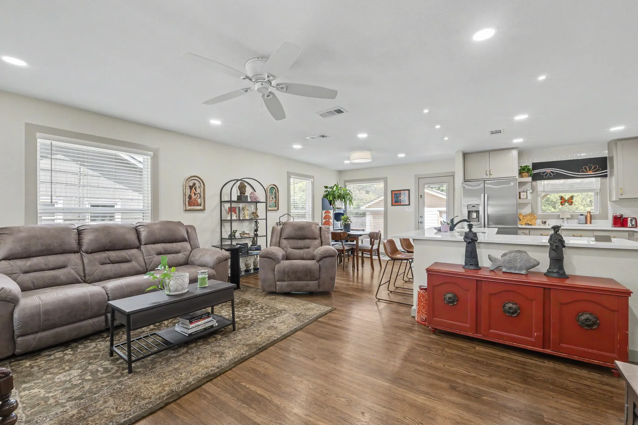 Single Family Residence For Sale in Mc Lennan County , 801 N 44th Street, Waco, Texas 76710, 3 Bedroom, 1 Bathroom, 1 Garage spaces, 1,146 Sqft, built in 1952, mls#21382615, Real Estate Agent in Waco, Homes For Sale in Mc Lennan county, Homes For Sale in Waco, Realtor in Waco Texas, Real Estate Brokerage Independent Realty Texas, Luminita Cordes Realtor