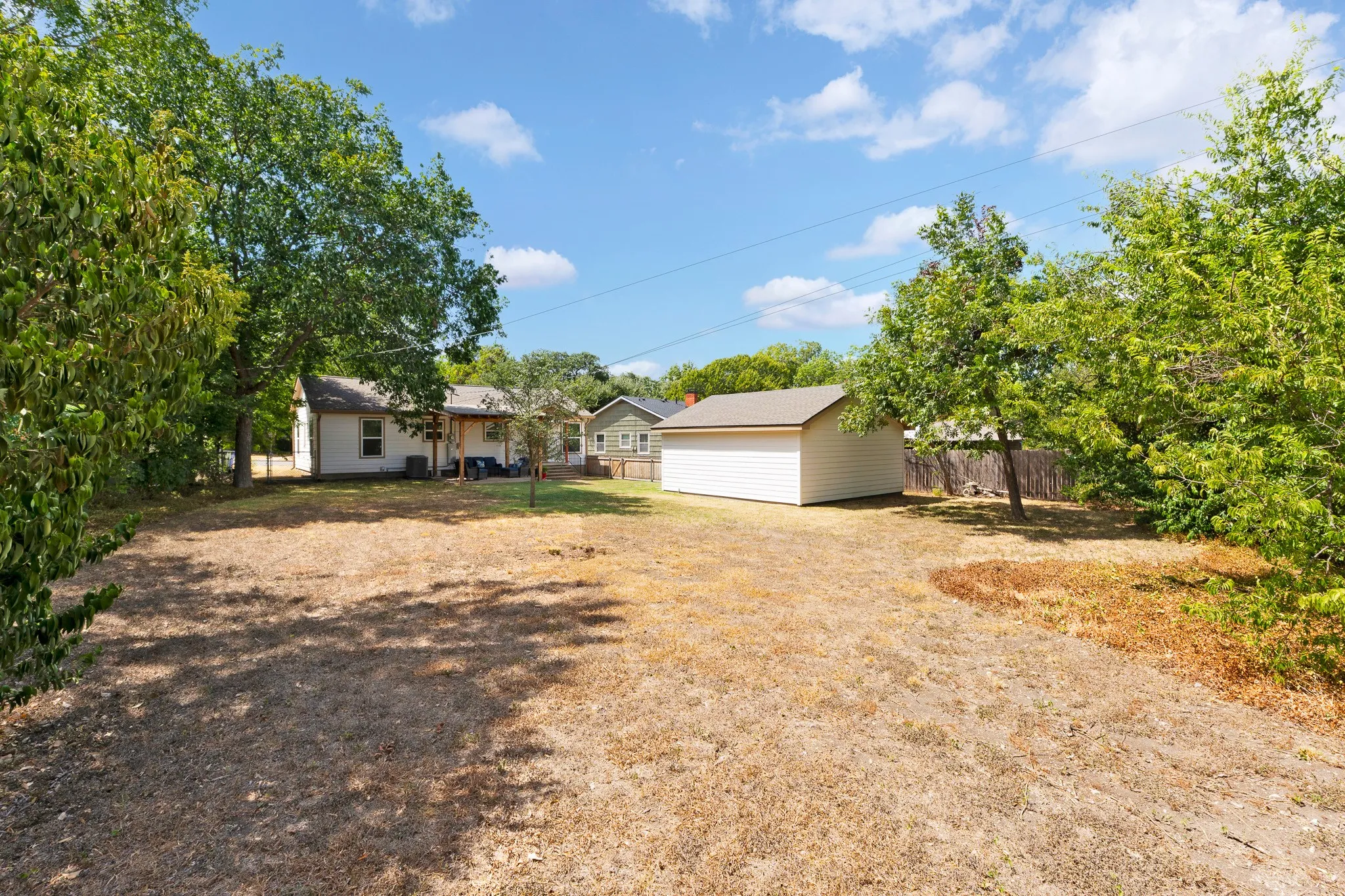 Single Family Residence For Sale in Mc Lennan County , 801 N 44th Street, Waco, Texas 76710, 3 Bedroom, 1 Bathroom, 1 Garage spaces, 1,146 Sqft, built in 1952, mls#21382615, Real Estate Agent in Waco, Homes For Sale in Mc Lennan county, Homes For Sale in Waco, Realtor in Waco Texas, Real Estate Brokerage Independent Realty Texas, Luminita Cordes Realtor
