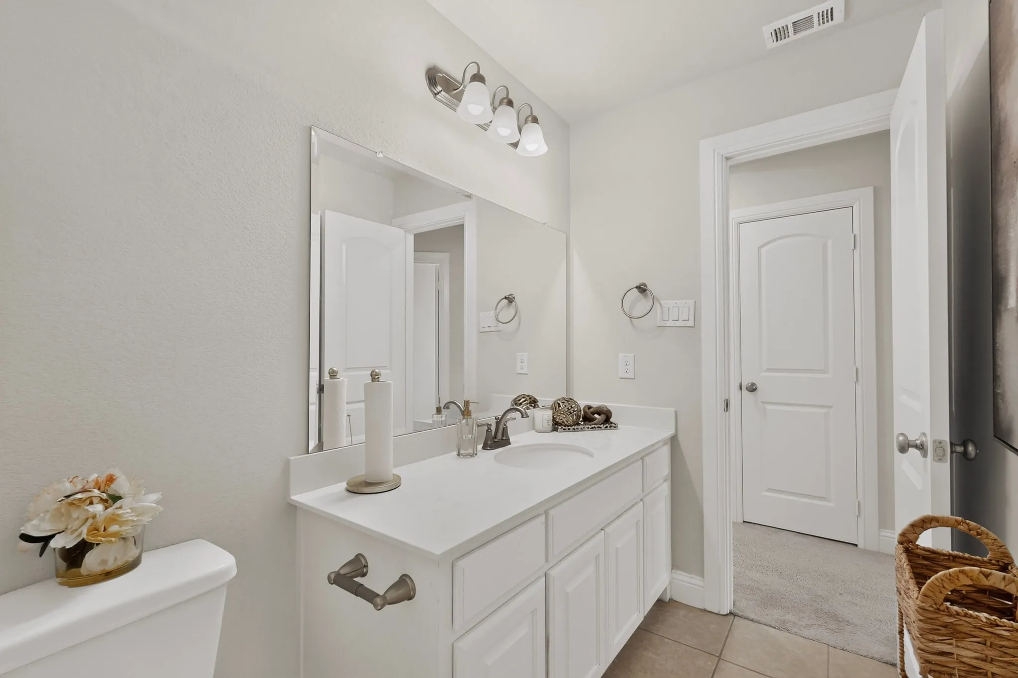 Single Family Residence For Sale in Tarrant County , 4717 Antebellum Lane, Mansfield, Texas 76063, 4 Bedroom, 3 Bathroom, 2 Garage spaces, 3,018 Sqft, built in 2021, mls#21382603, Real Estate Agent in Mansfield, Homes For Sale in Tarrant county, Homes For Sale in Mansfield, Realtor in Mansfield Texas, Real Estate Brokerage Independent Realty Texas, Luminita Cordes Realtor