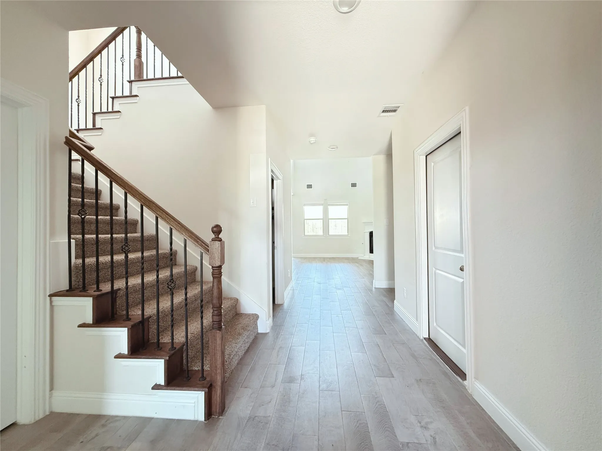 Single Family Residence For Rent in Kaufman County , 4238 Long Drive, Forney, Texas 75126, 4 Bedroom, 3 Bathroom, 2 Garage spaces, 2,312 Sqft, built in 2022, mls#21375562, Real Estate Agent in Forney, Homes For Rent in Kaufman county, Homes For Rent in Forney, Realtor in Forney Texas, Real Estate Brokerage Independent Realty Texas, Luminita Cordes Realtor