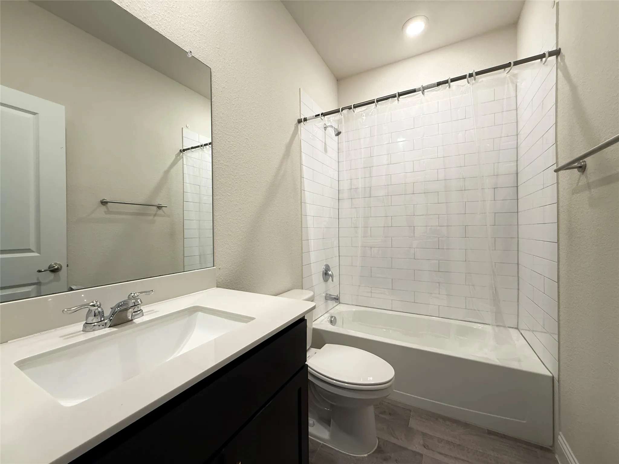 Single Family Residence For Rent in Kaufman County , 4238 Long Drive, Forney, Texas 75126, 4 Bedroom, 3 Bathroom, 2 Garage spaces, 2,312 Sqft, built in 2022, mls#21375562, Real Estate Agent in Forney, Homes For Rent in Kaufman county, Homes For Rent in Forney, Realtor in Forney Texas, Real Estate Brokerage Independent Realty Texas, Luminita Cordes Realtor