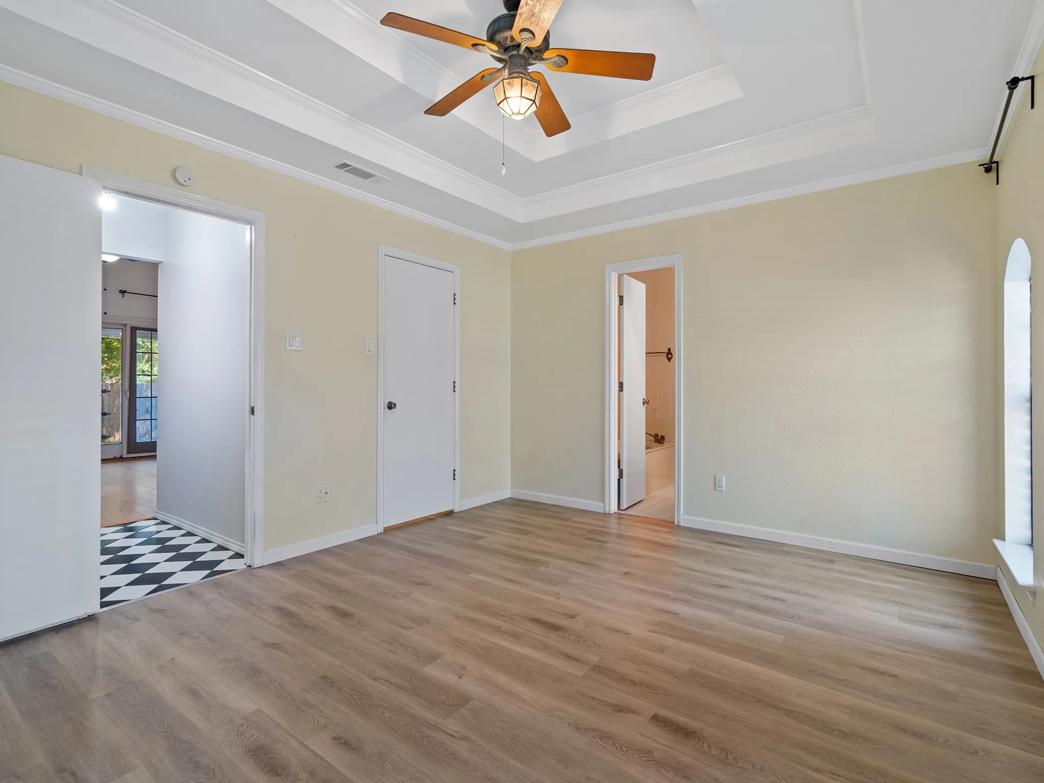 Single Family Residence For Rent in Hunt County , 3113 Canton Street, Greenville, Texas 75402, 3 Bedroom, 2 Bathroom, 2 Garage spaces, 1,692 Sqft, built in 1993, mls#21382641, Real Estate Agent in Greenville, Homes For Rent in Hunt county, Homes For Rent in Greenville, Realtor in Greenville Texas, Real Estate Brokerage Independent Realty Texas, Luminita Cordes Realtor