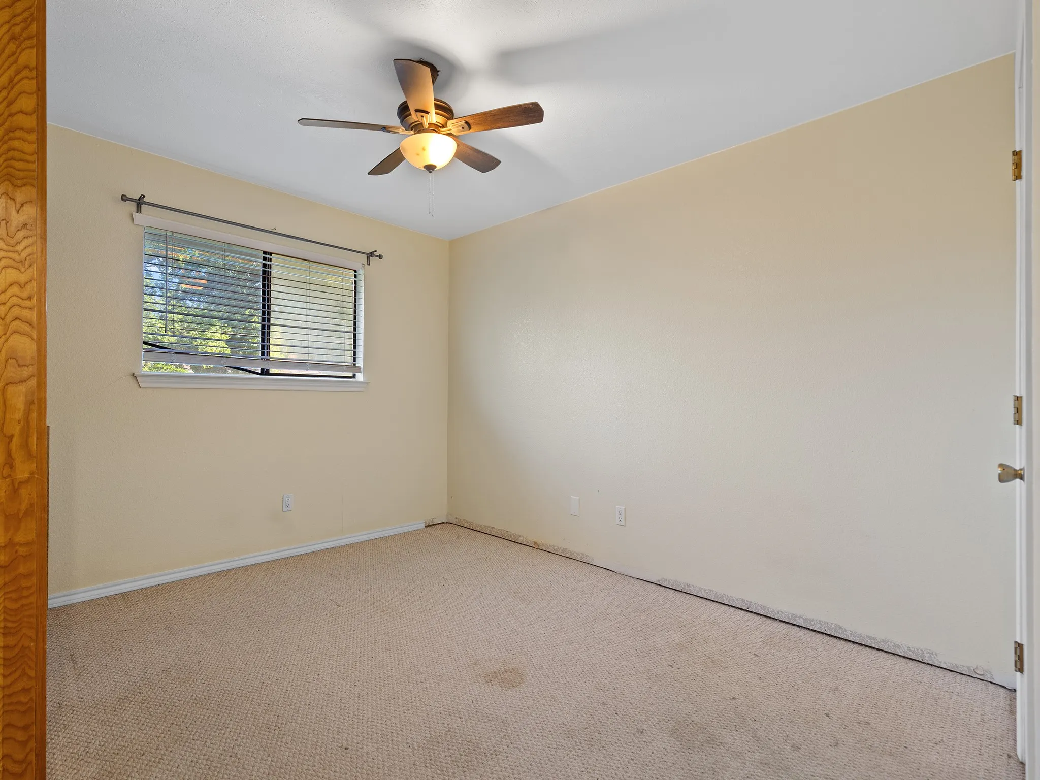 Single Family Residence For Rent in Hunt County , 3113 Canton Street, Greenville, Texas 75402, 3 Bedroom, 2 Bathroom, 2 Garage spaces, 1,692 Sqft, built in 1993, mls#21382641, Real Estate Agent in Greenville, Homes For Rent in Hunt county, Homes For Rent in Greenville, Realtor in Greenville Texas, Real Estate Brokerage Independent Realty Texas, Luminita Cordes Realtor