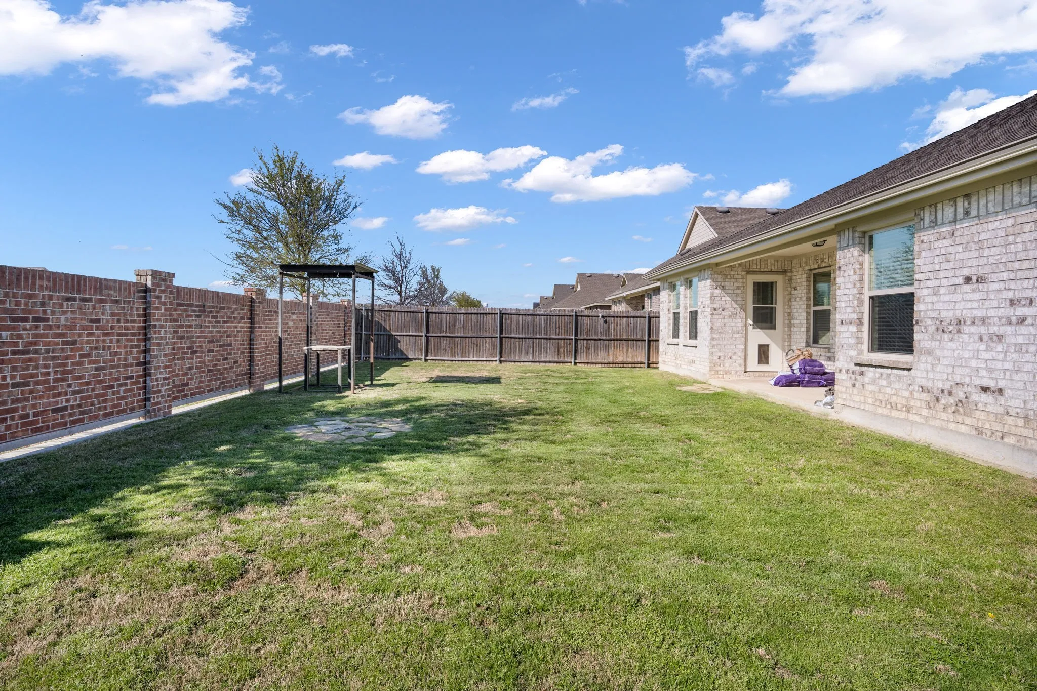 Single Family Residence For Sale in Collin County , 200 Copper Switch Drive, Anna, Texas 75409, 4 Bedroom, 3 Bathroom, 2 Garage spaces, 2,303 Sqft, built in 2020, mls#21380368, Real Estate Agent in Anna, Homes For Sale in Collin county, Homes For Sale in Anna, Realtor in Anna Texas, Real Estate Brokerage Independent Realty Texas, Luminita Cordes Realtor