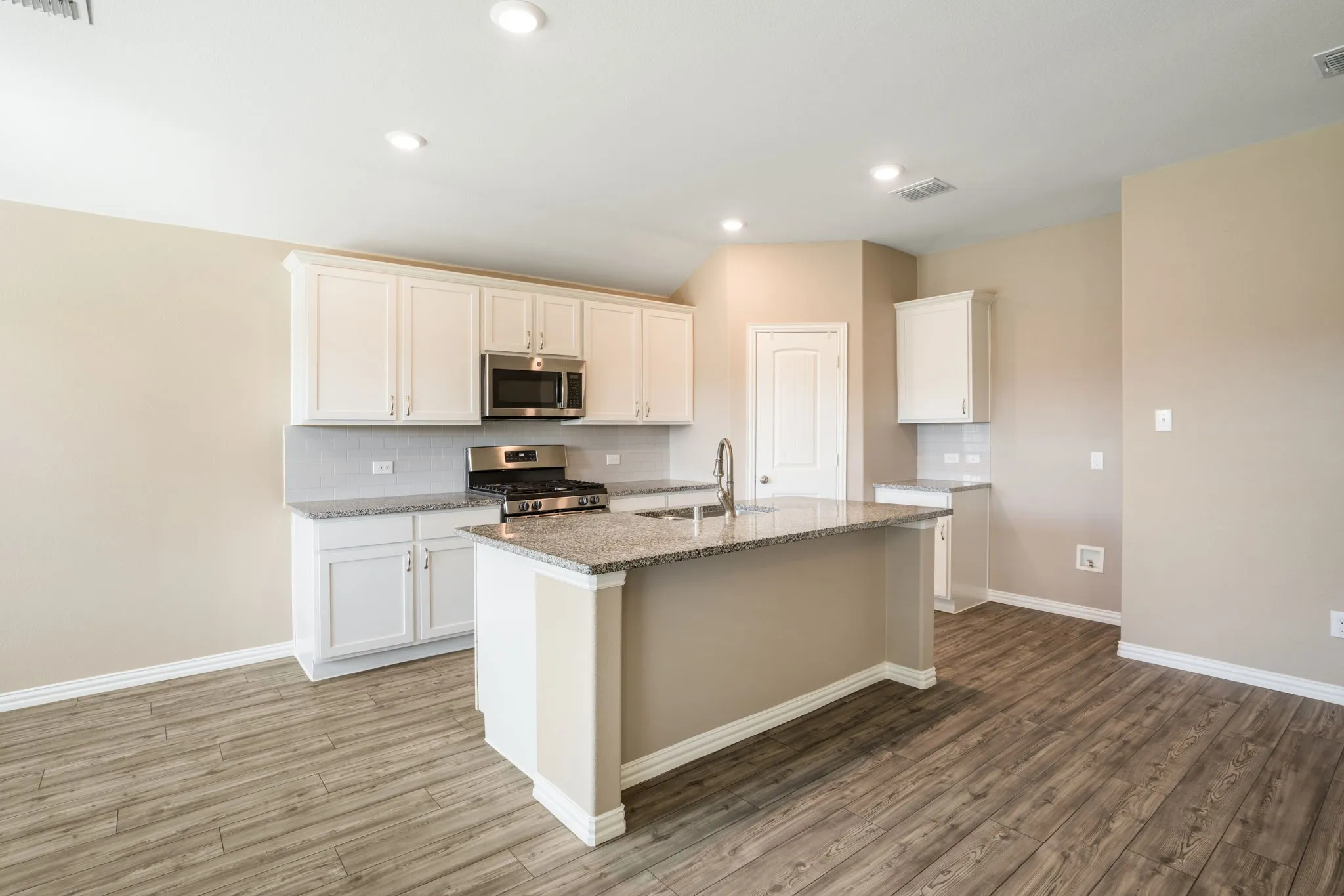 Single Family Residence For Sale in Collin County , 200 Copper Switch Drive, Anna, Texas 75409, 4 Bedroom, 3 Bathroom, 2 Garage spaces, 2,303 Sqft, built in 2020, mls#21380368, Real Estate Agent in Anna, Homes For Sale in Collin county, Homes For Sale in Anna, Realtor in Anna Texas, Real Estate Brokerage Independent Realty Texas, Luminita Cordes Realtor
